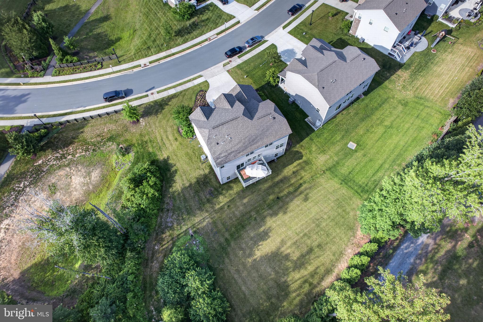SHELTON KNOLLS - Residential