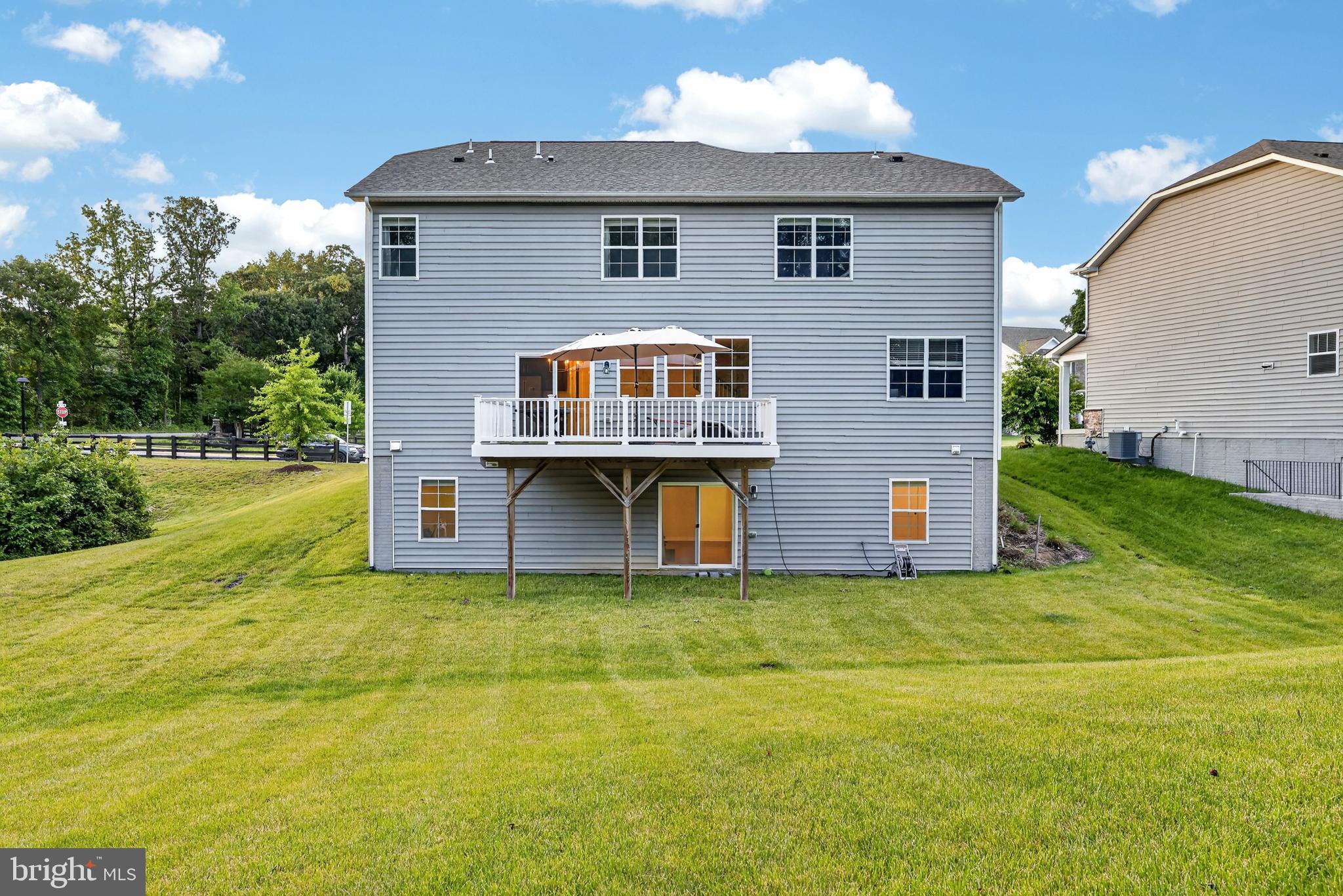 SHELTON KNOLLS - Residential