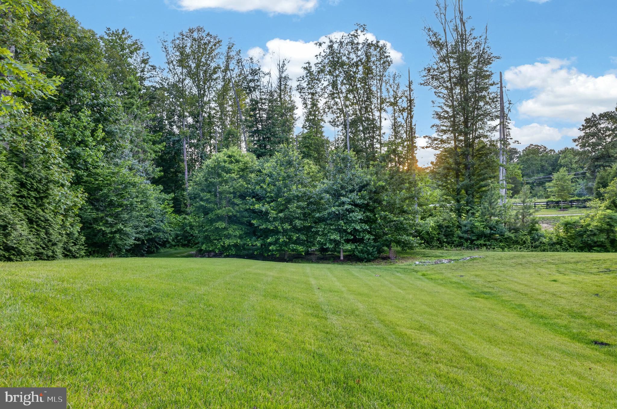 SHELTON KNOLLS - Residential