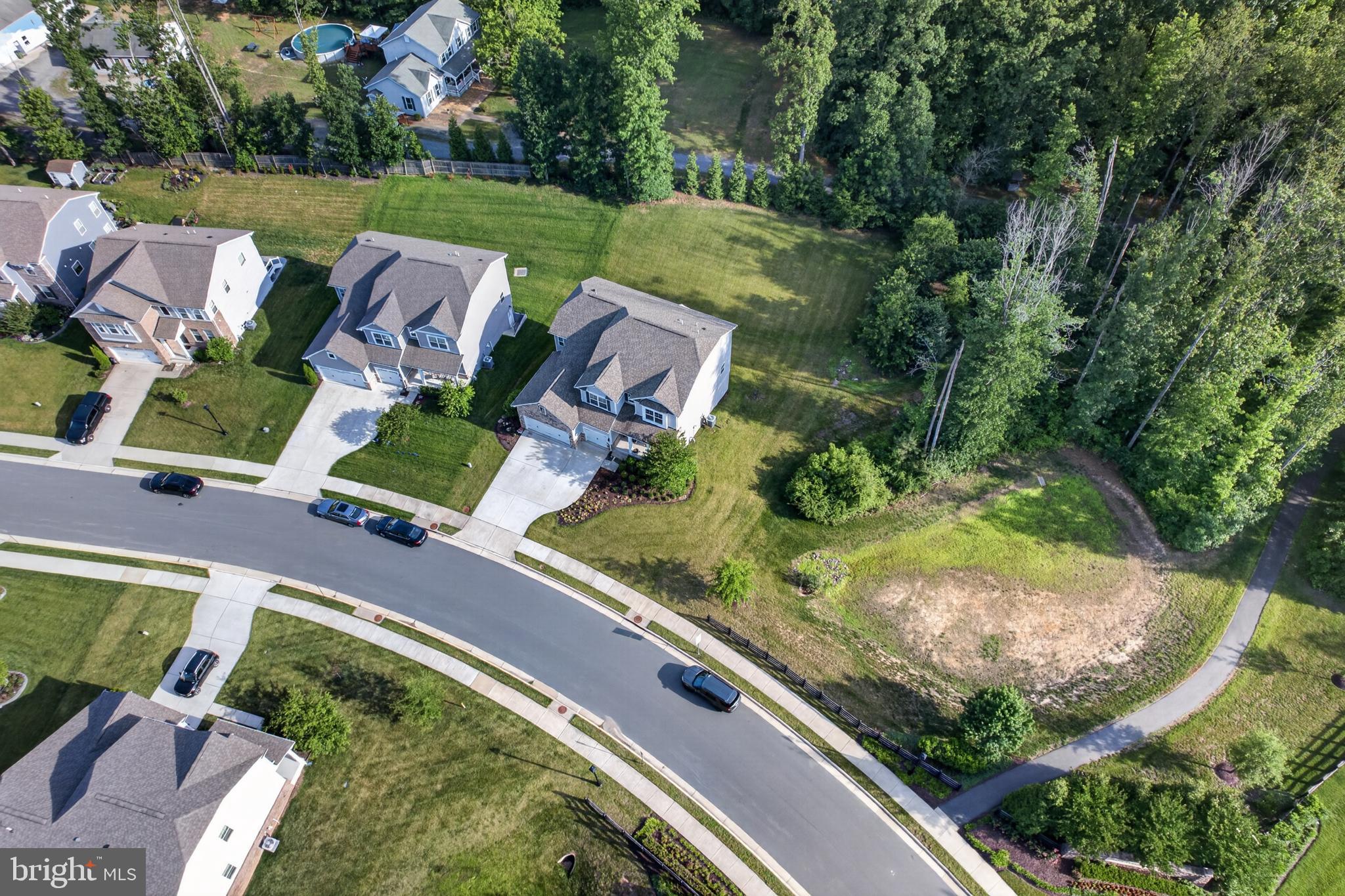 SHELTON KNOLLS - Residential