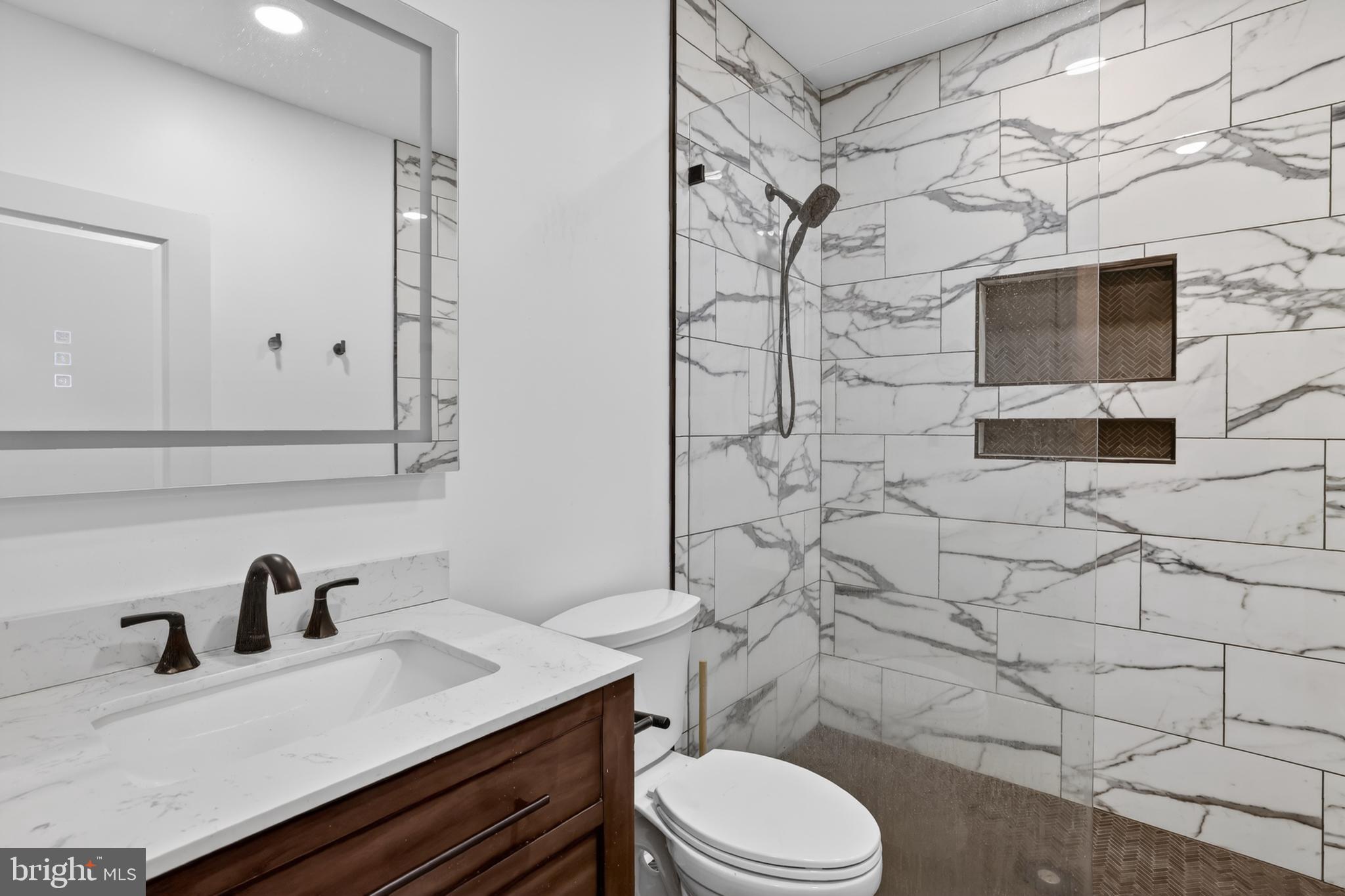 SHELTON KNOLLS - Residential