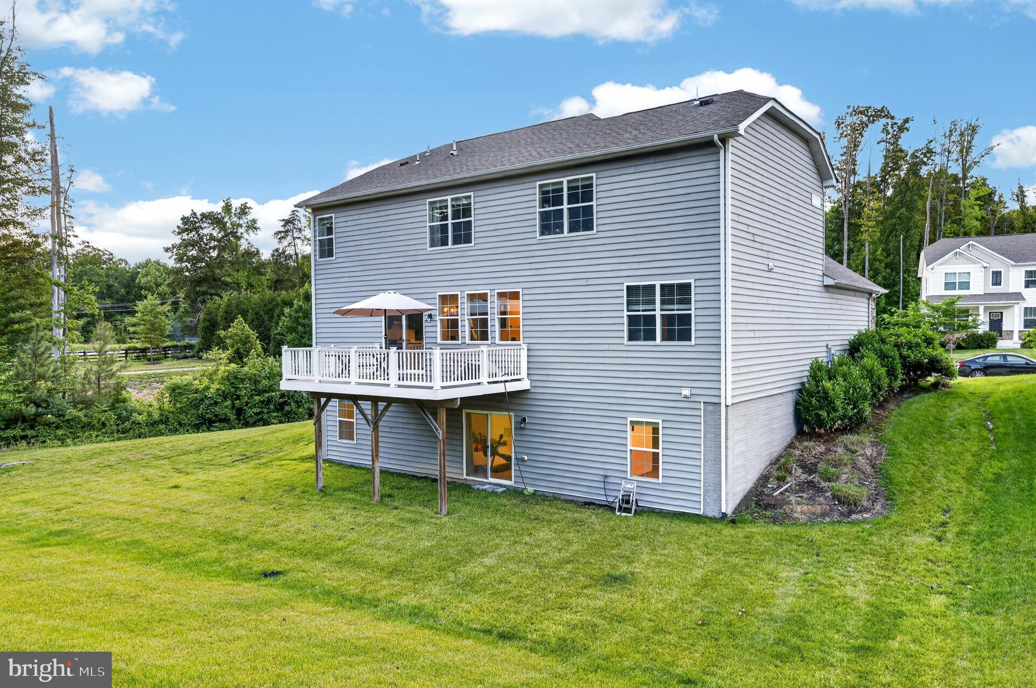 SHELTON KNOLLS - Residential