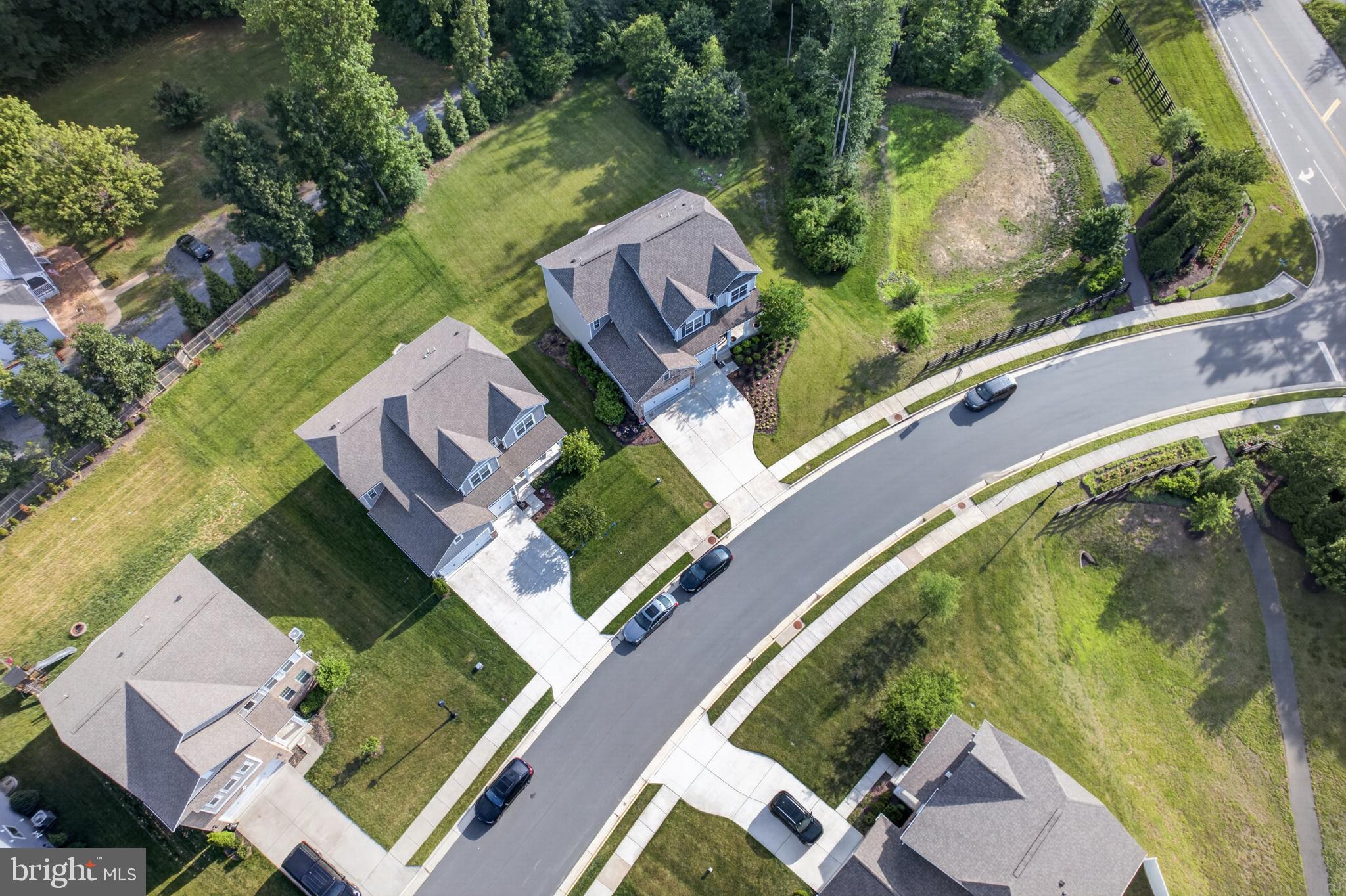 SHELTON KNOLLS - Residential