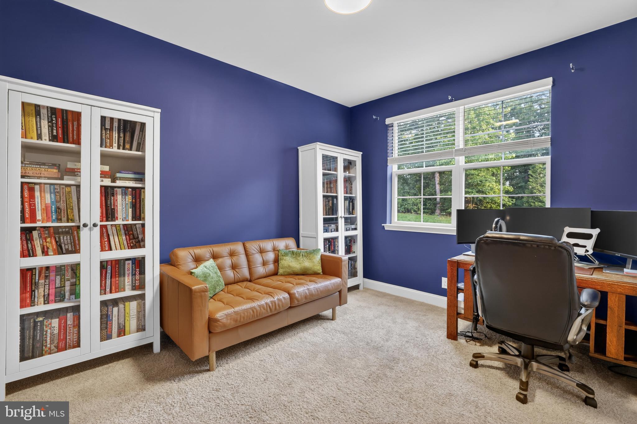 SHELTON KNOLLS - Residential