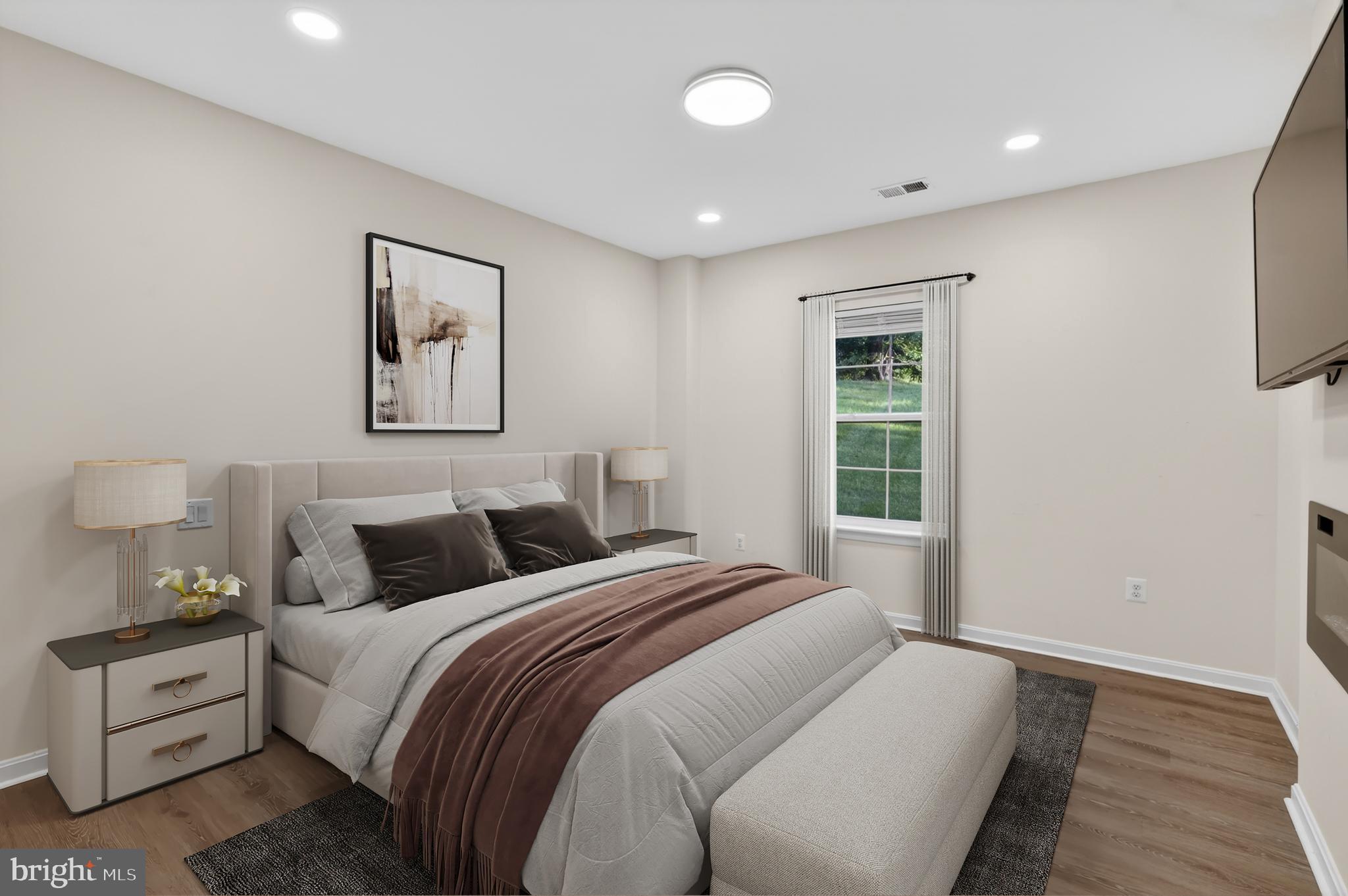 SHELTON KNOLLS - Residential
