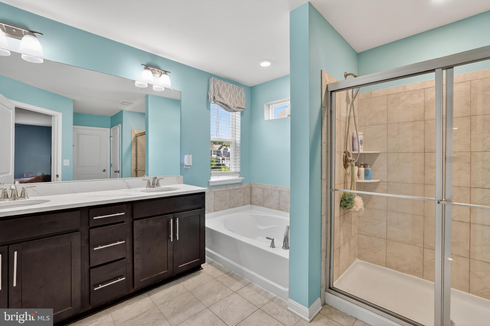 SHELTON KNOLLS - Residential