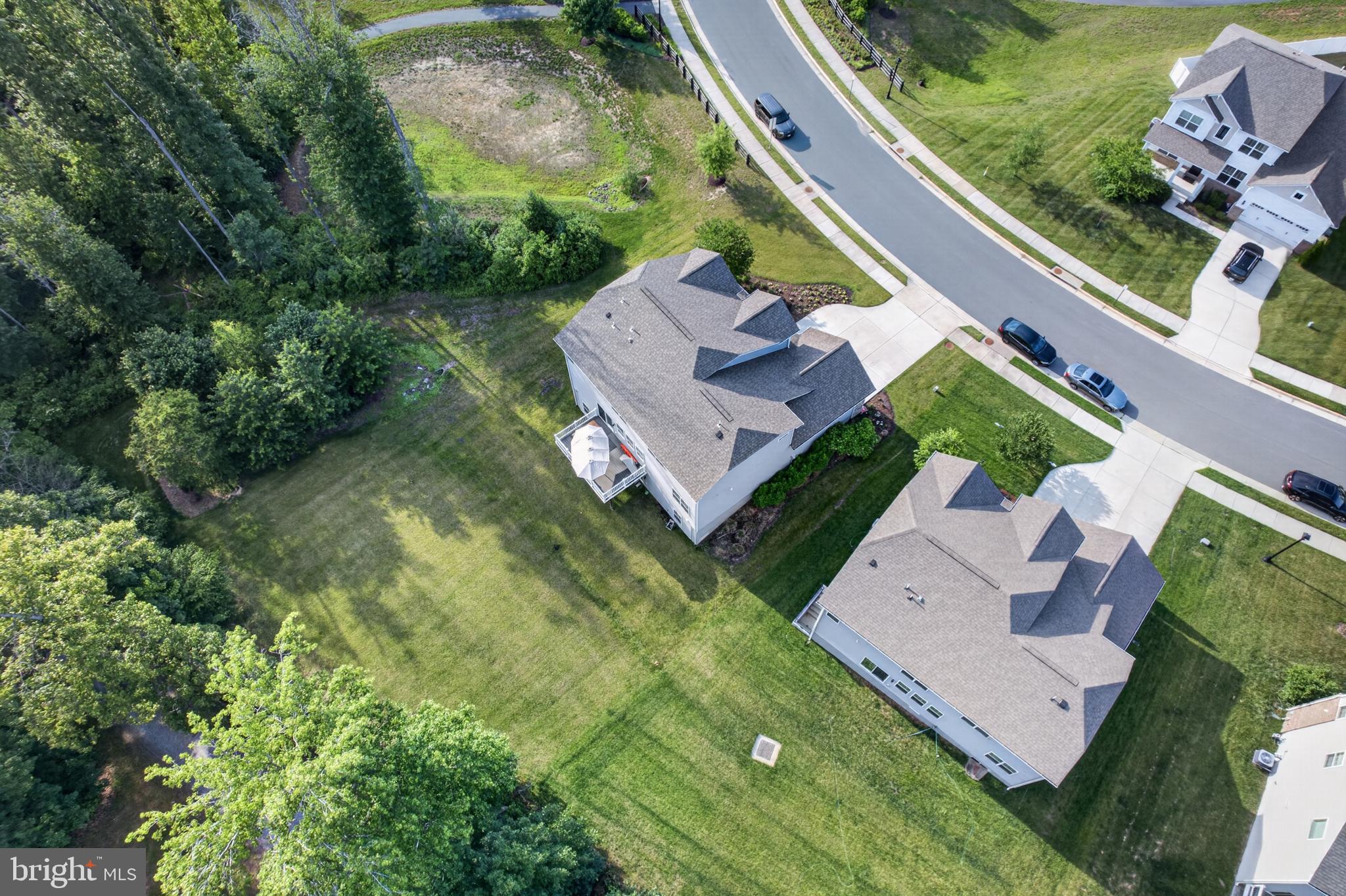 SHELTON KNOLLS - Residential