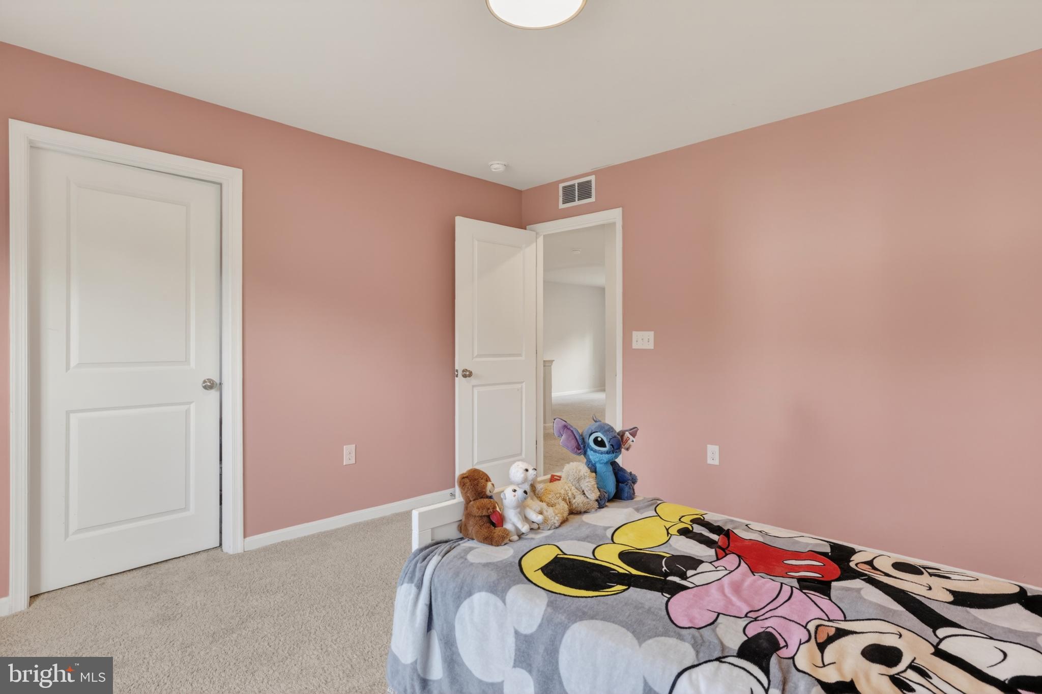 SHELTON KNOLLS - Residential