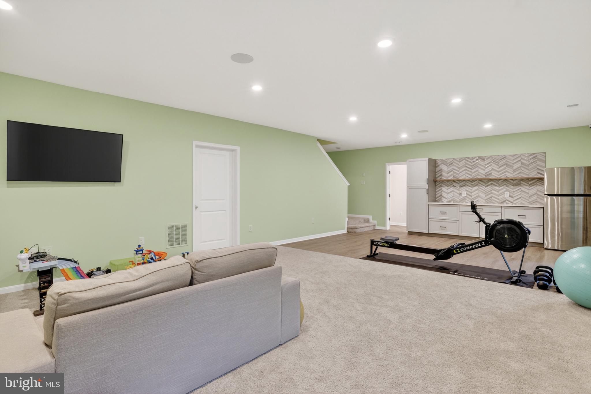 SHELTON KNOLLS - Residential