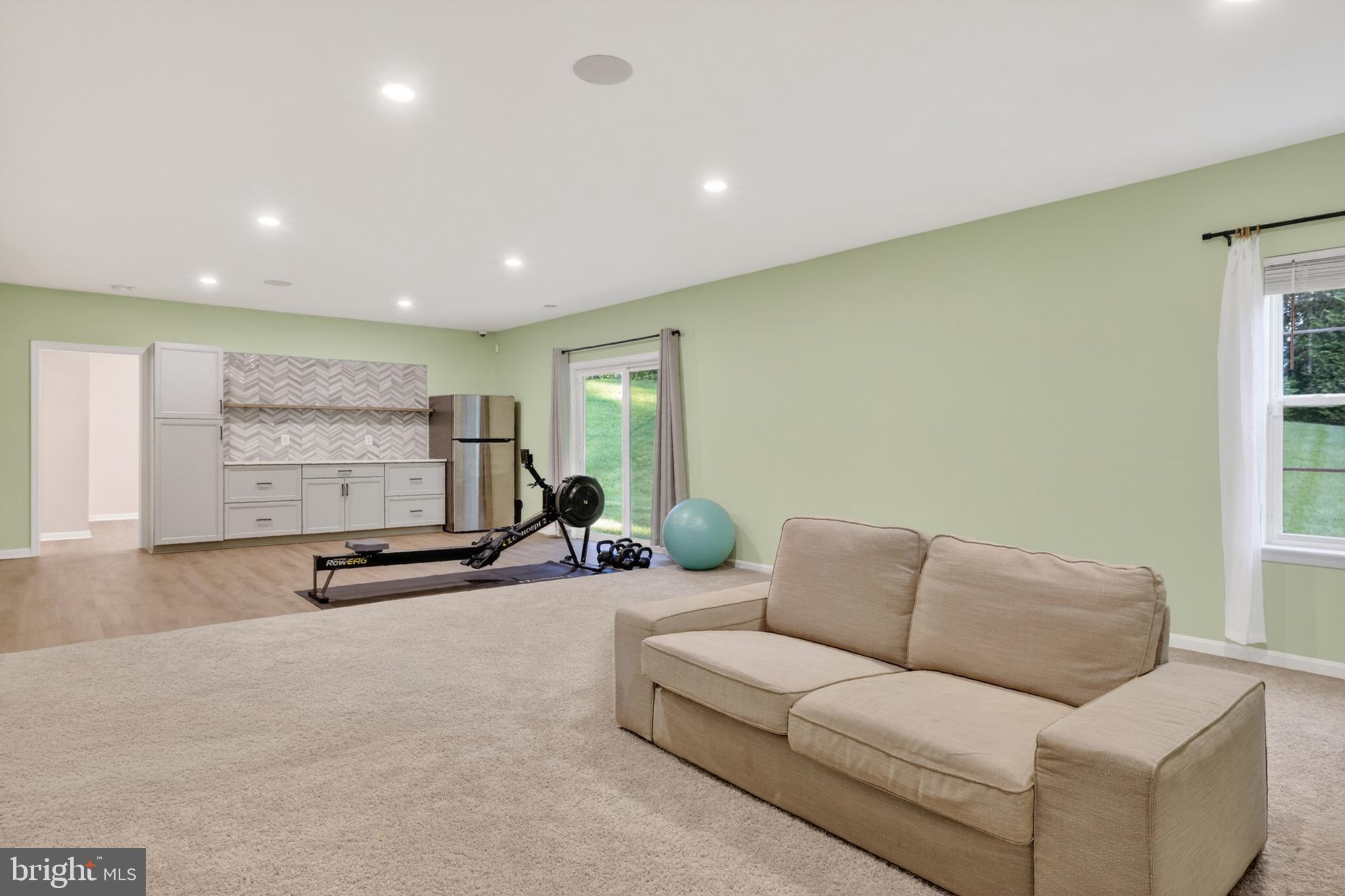 SHELTON KNOLLS - Residential