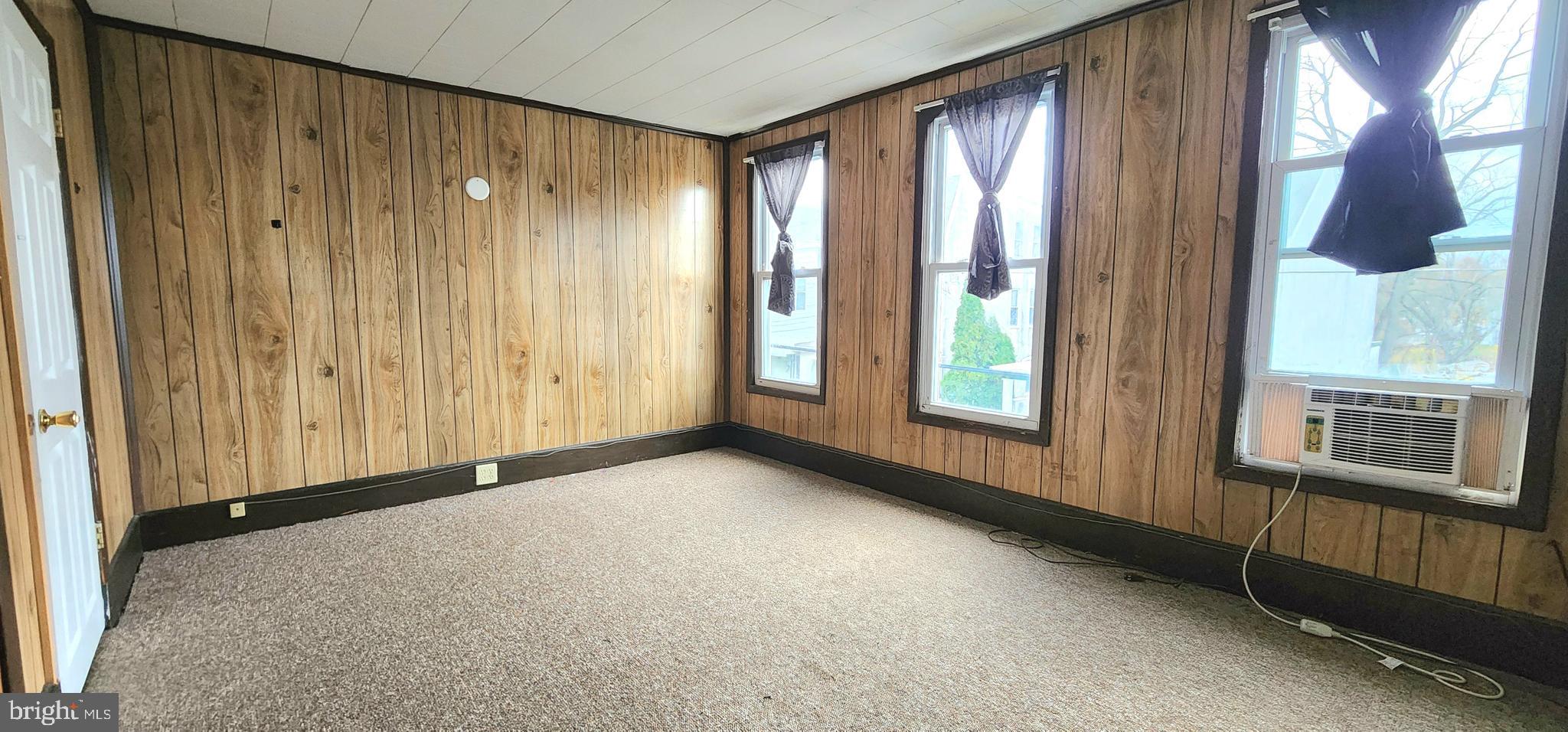 POTTSVILLE - Residential