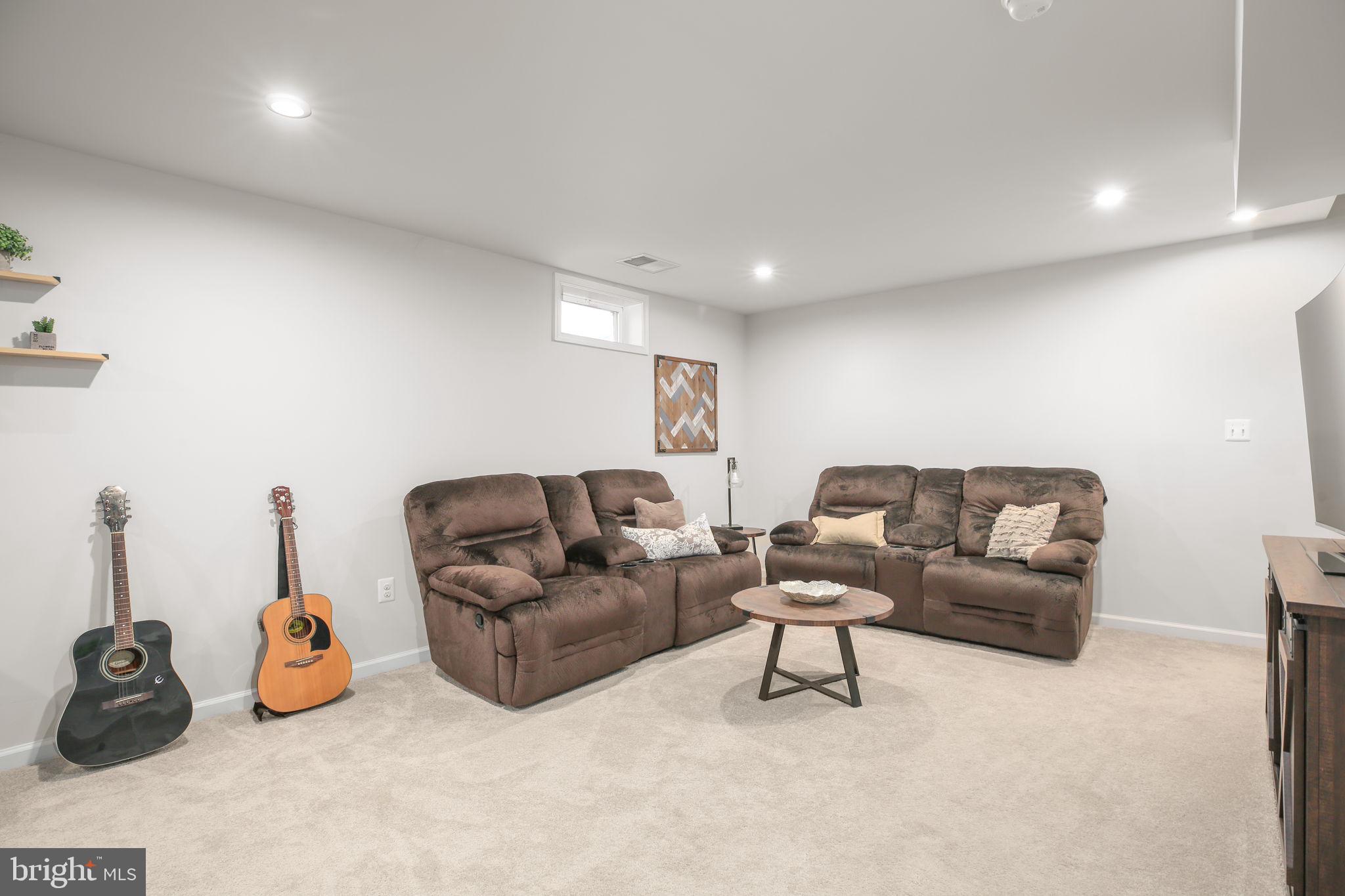 THE VILLAGE AT COURTHOUSE COMMONS - Residential