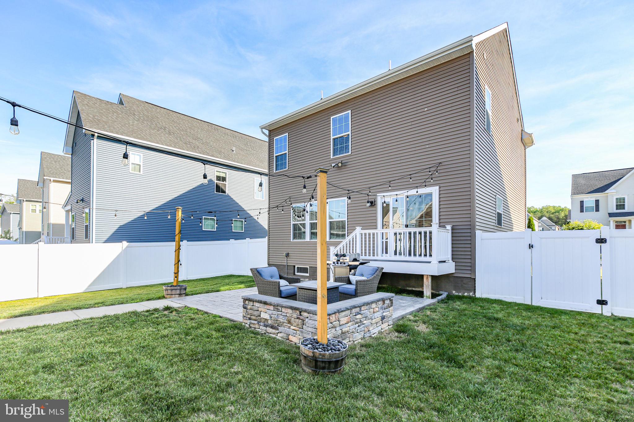 THE VILLAGE AT COURTHOUSE COMMONS - Residential
