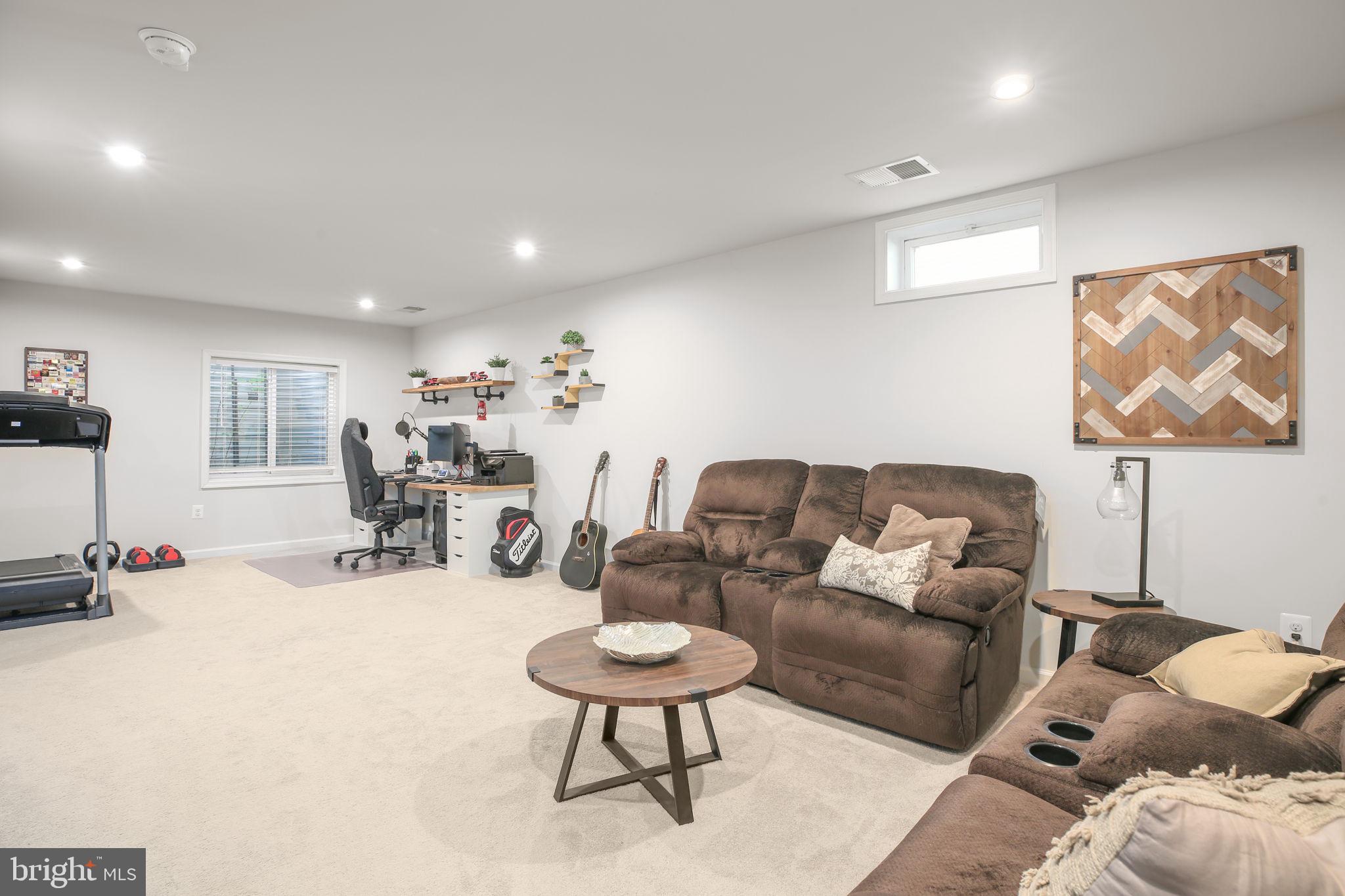 THE VILLAGE AT COURTHOUSE COMMONS - Residential