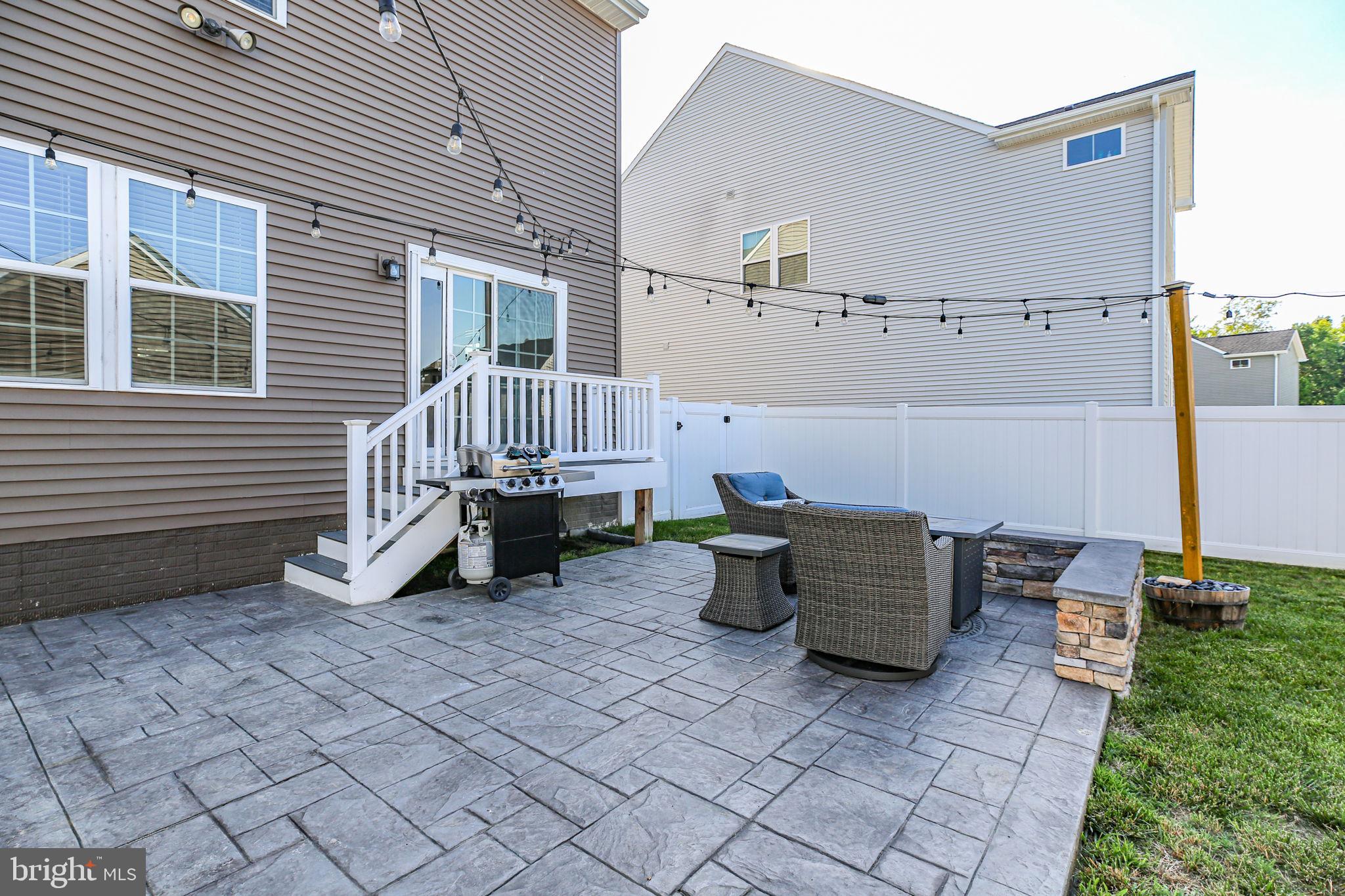 THE VILLAGE AT COURTHOUSE COMMONS - Residential