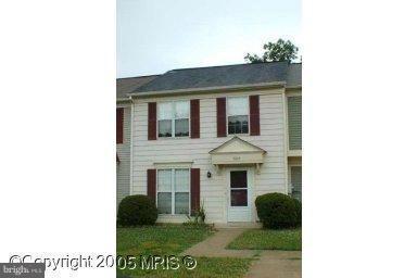 Shows well Easy commute to Andrews & other area Military bases as well as DC.   2 level townhouse updated bathrooms with granite and ceramic floors.  Updated kitchen, s/s appliances, new cabinets and ceramic floor.  short sale allow 60-90 days