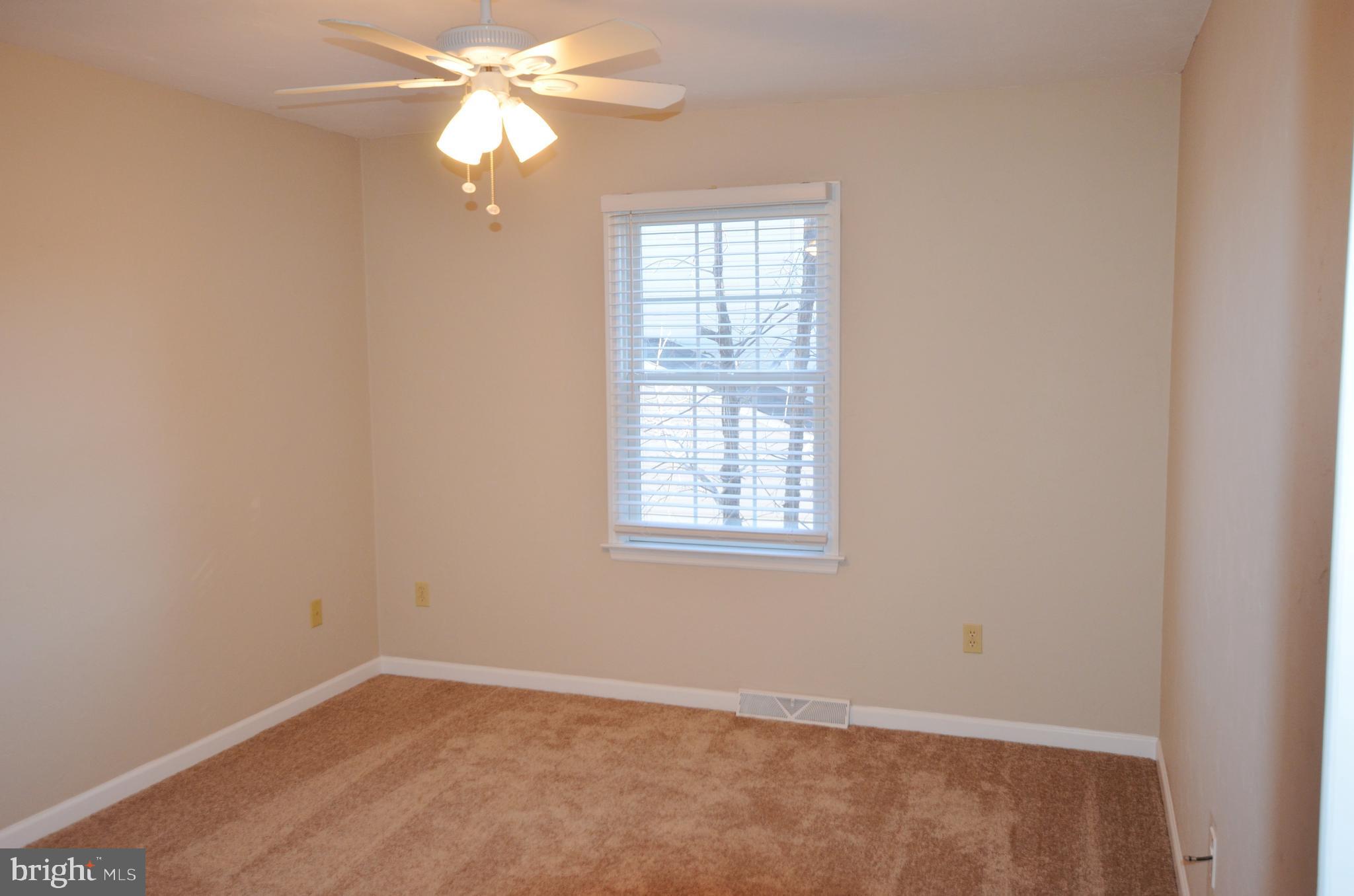 COLONIAL HILLS - Residential