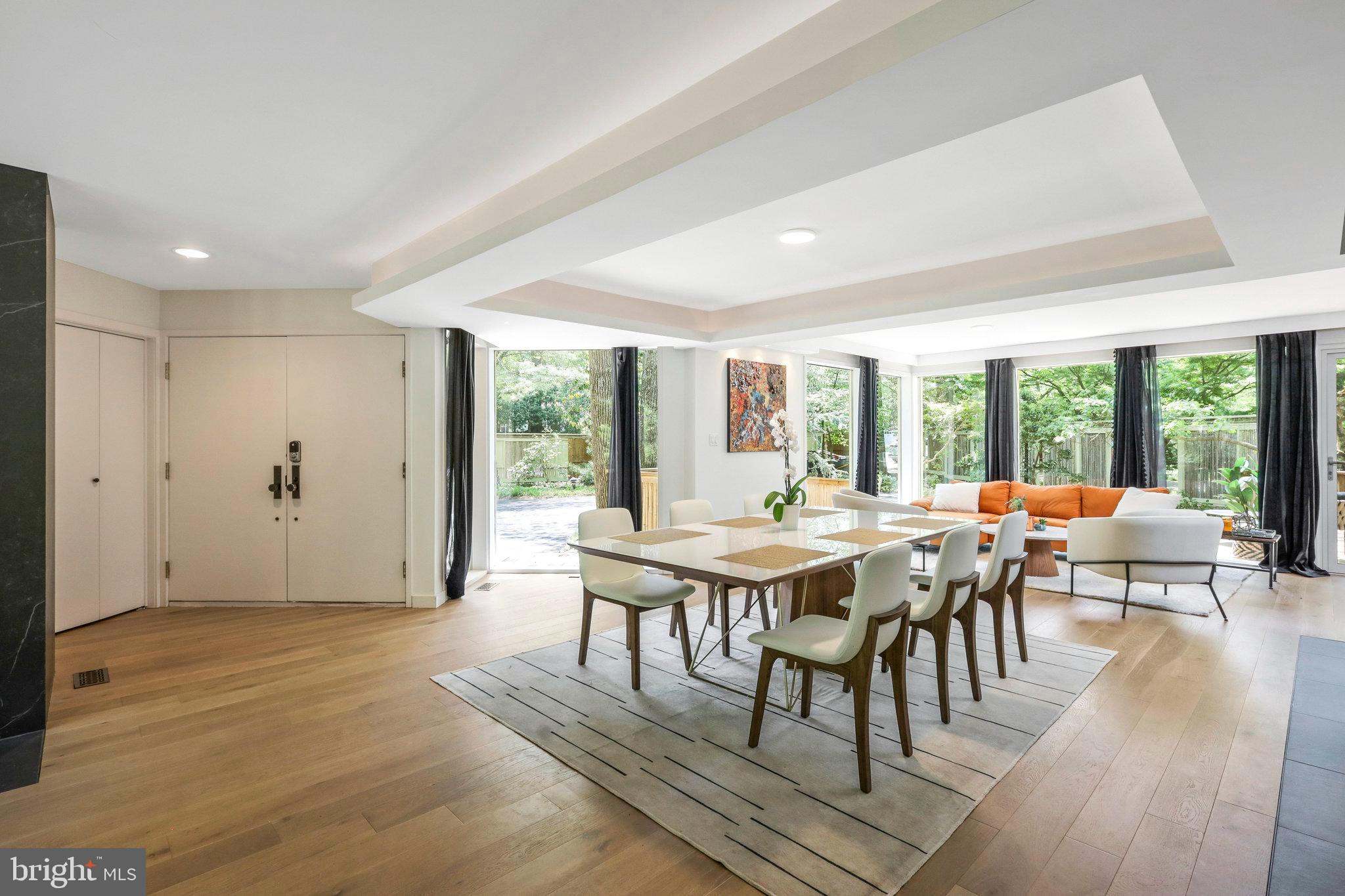 HOLLIN HILLS - Residential