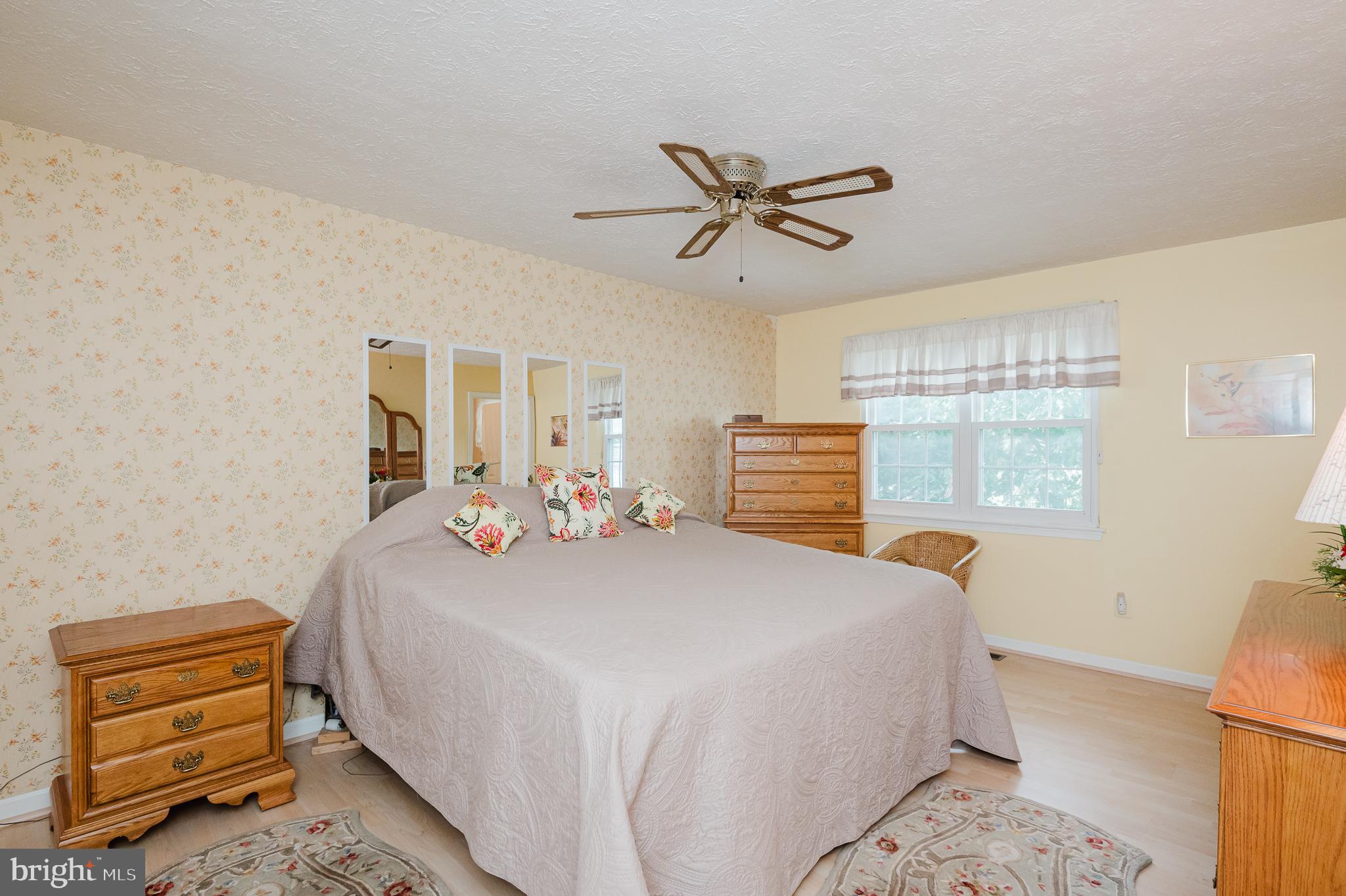 LINTHICUM OAKS - Residential
