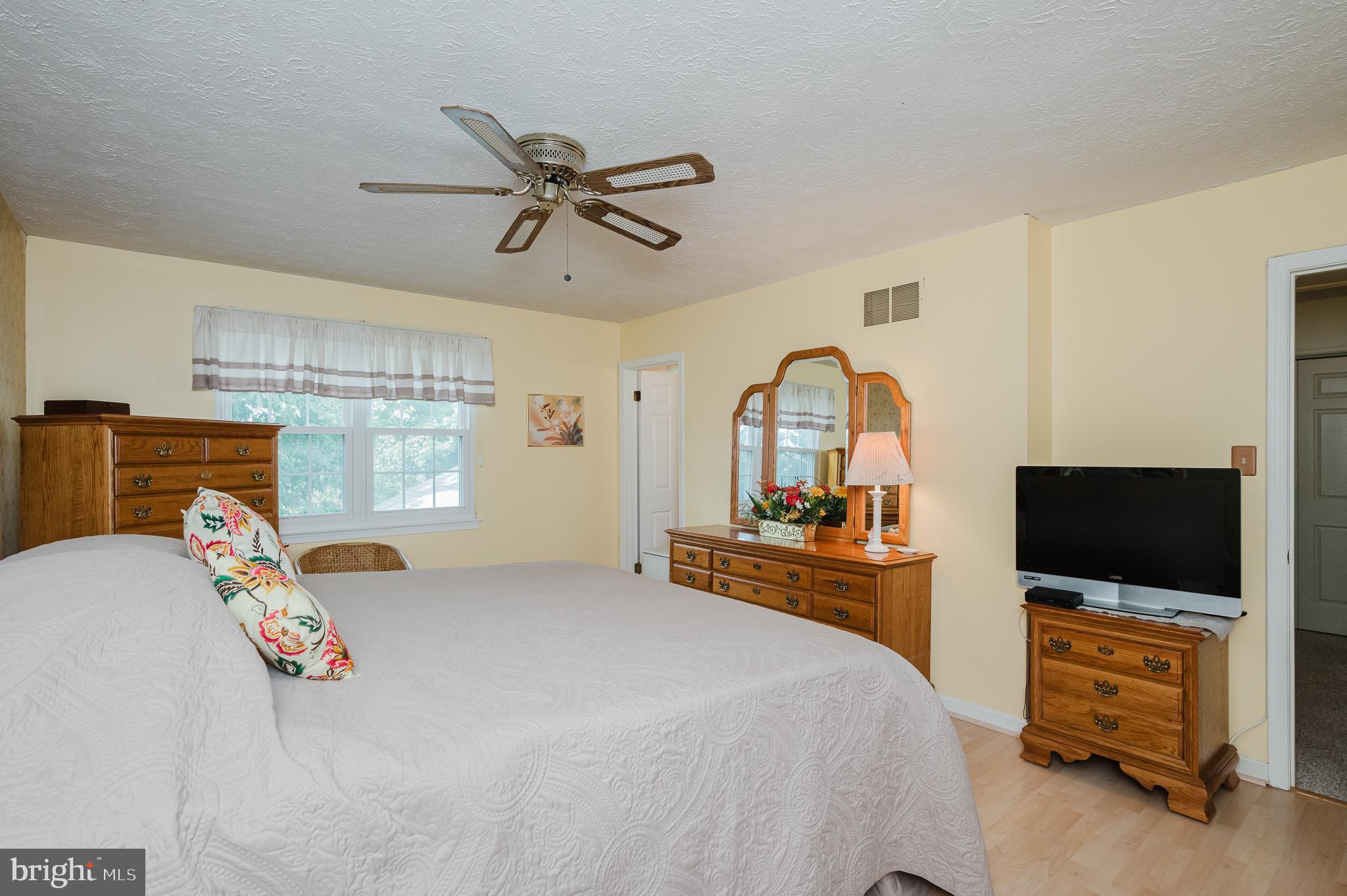 LINTHICUM OAKS - Residential