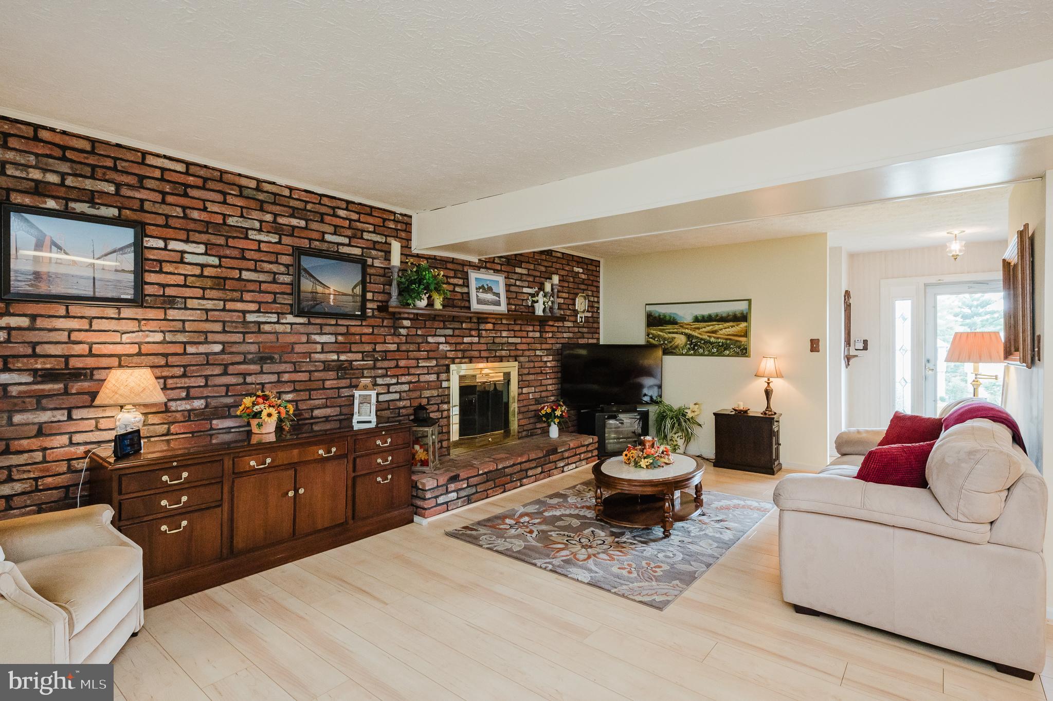 LINTHICUM OAKS - Residential