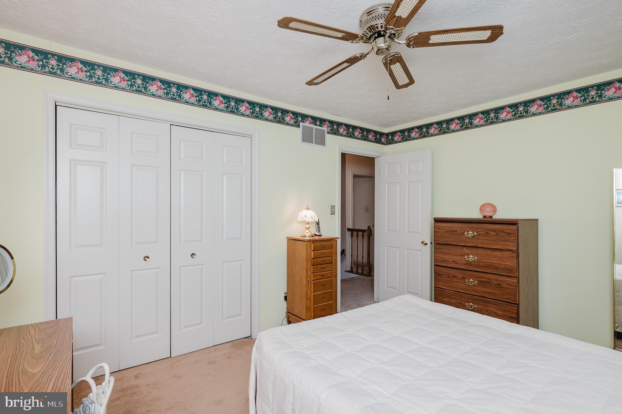 LINTHICUM OAKS - Residential