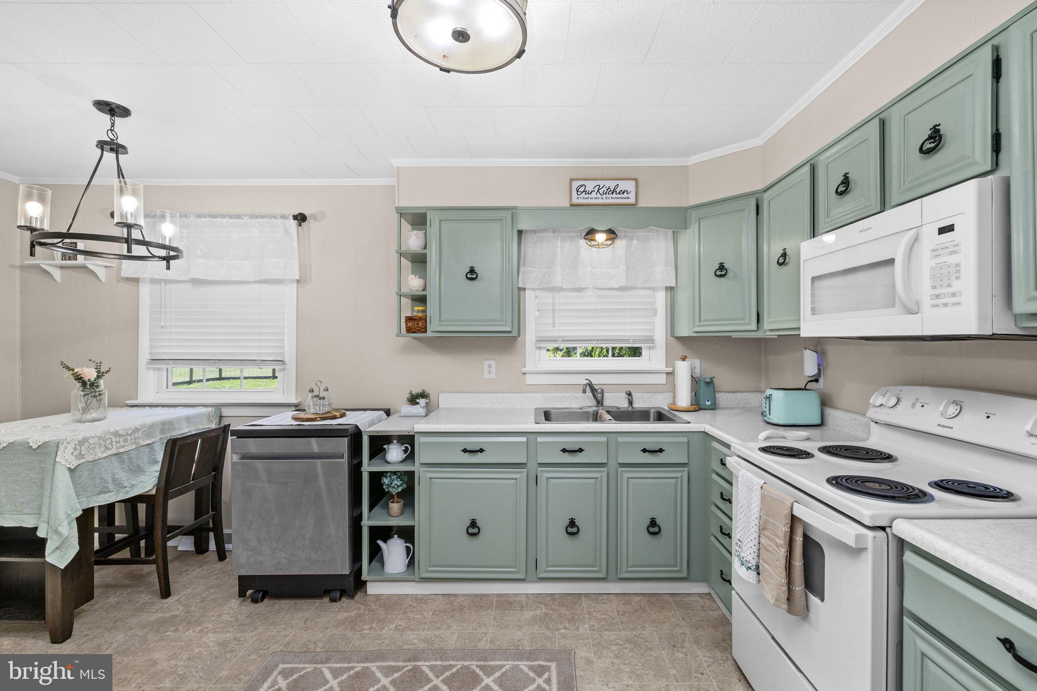 MELTON MANOR - Residential
