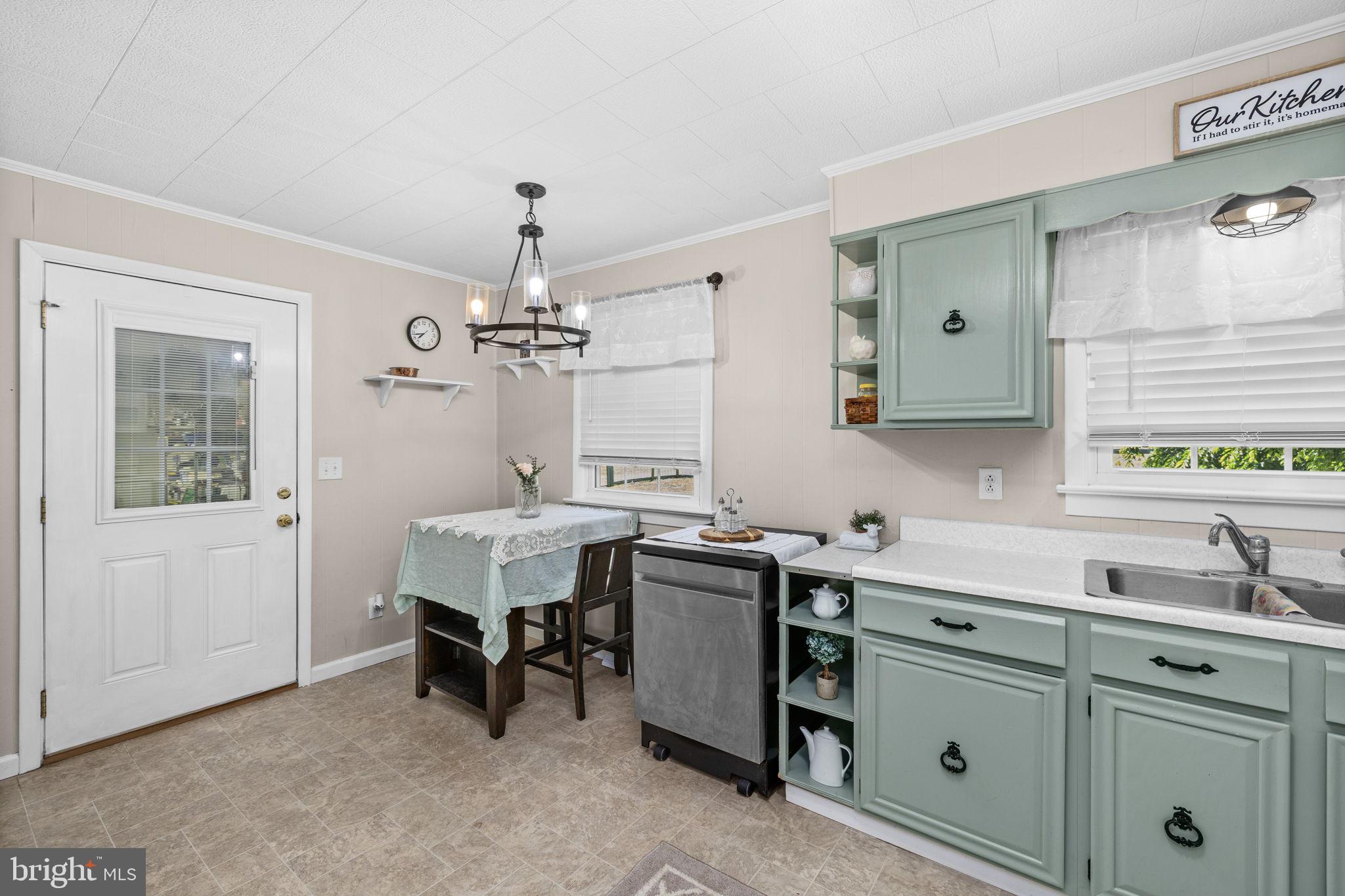 MELTON MANOR - Residential