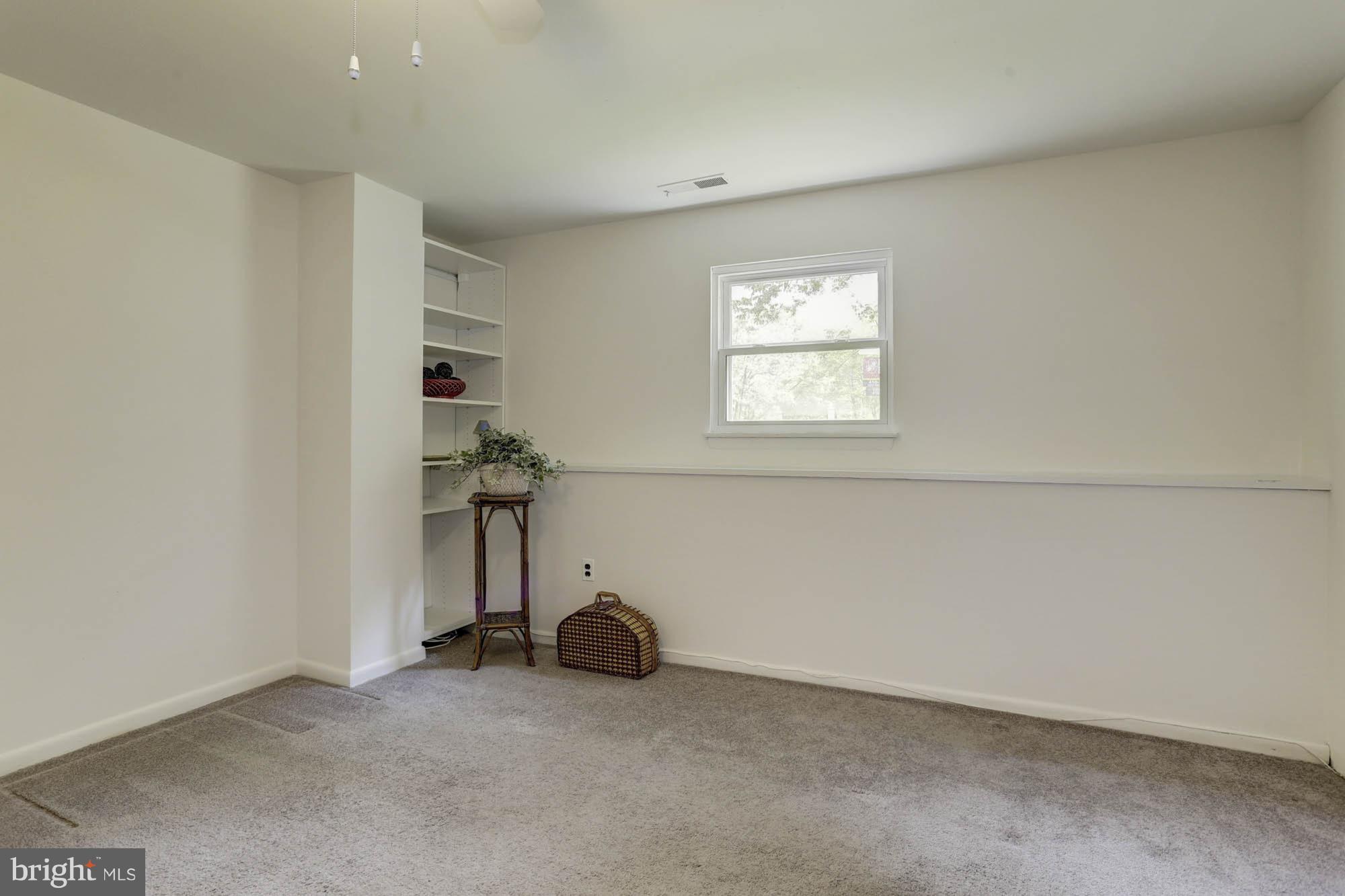 HUNTERS POINTE - Residential Lease
