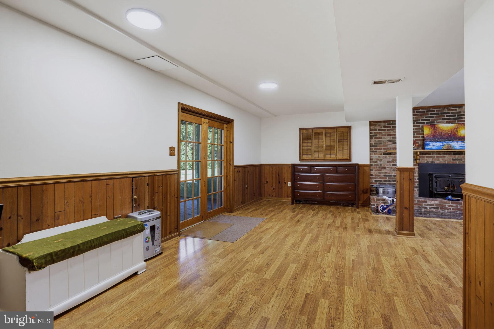 REGAL ESTATES - Residential