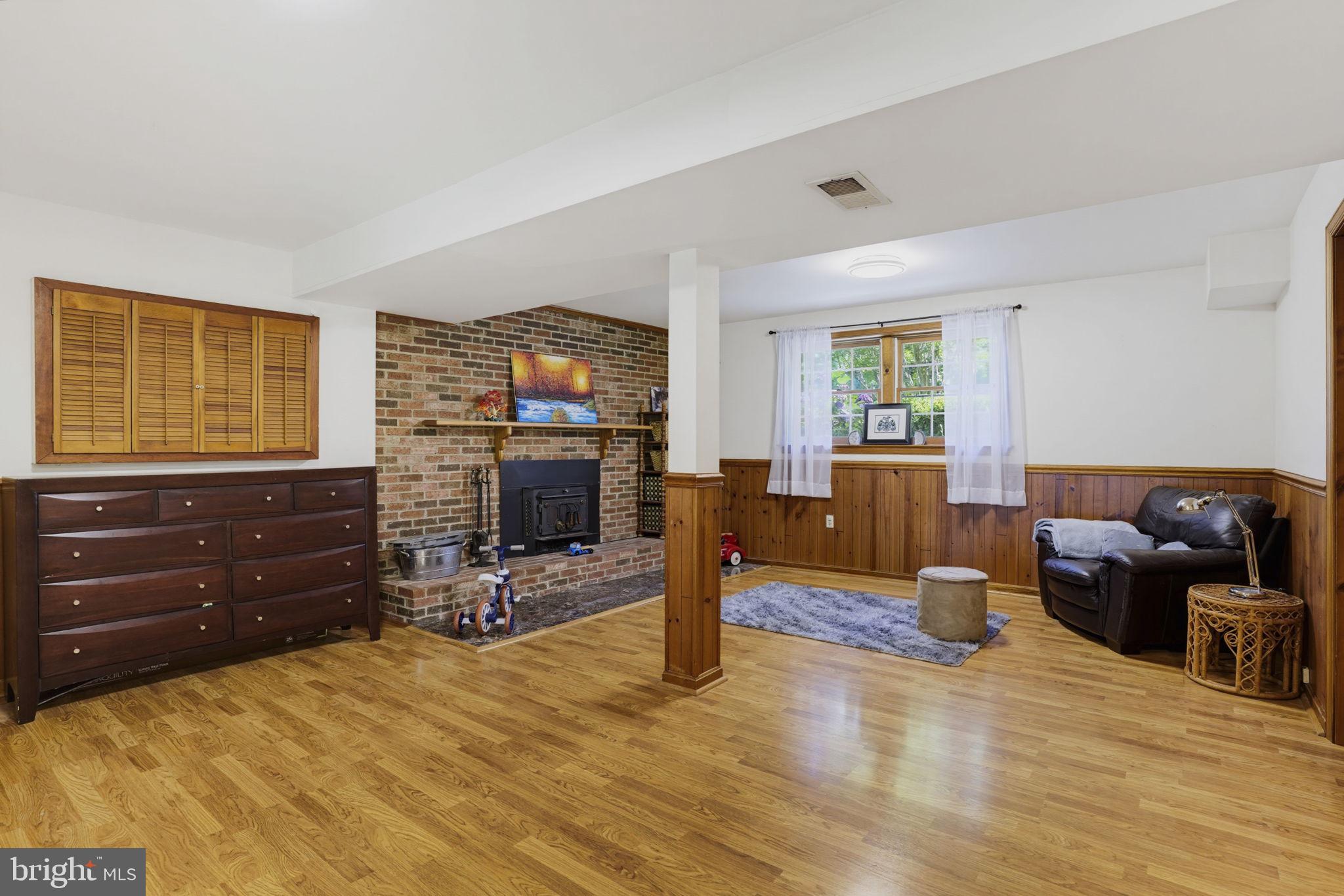 REGAL ESTATES - Residential