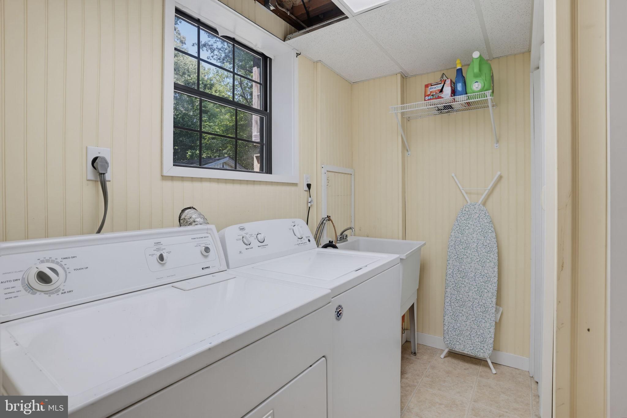REGAL ESTATES - Residential