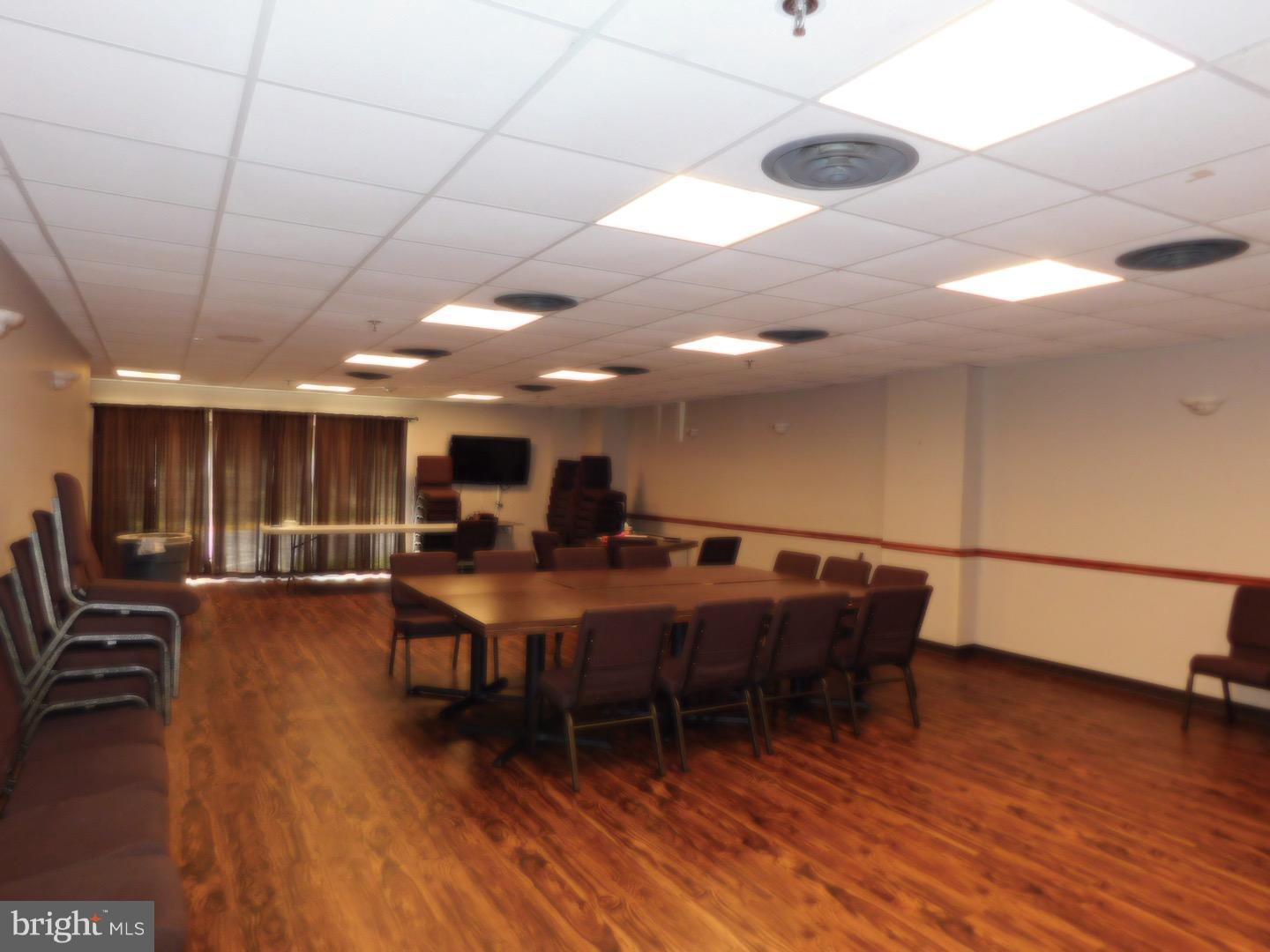 RACQUET CLUB - Residential