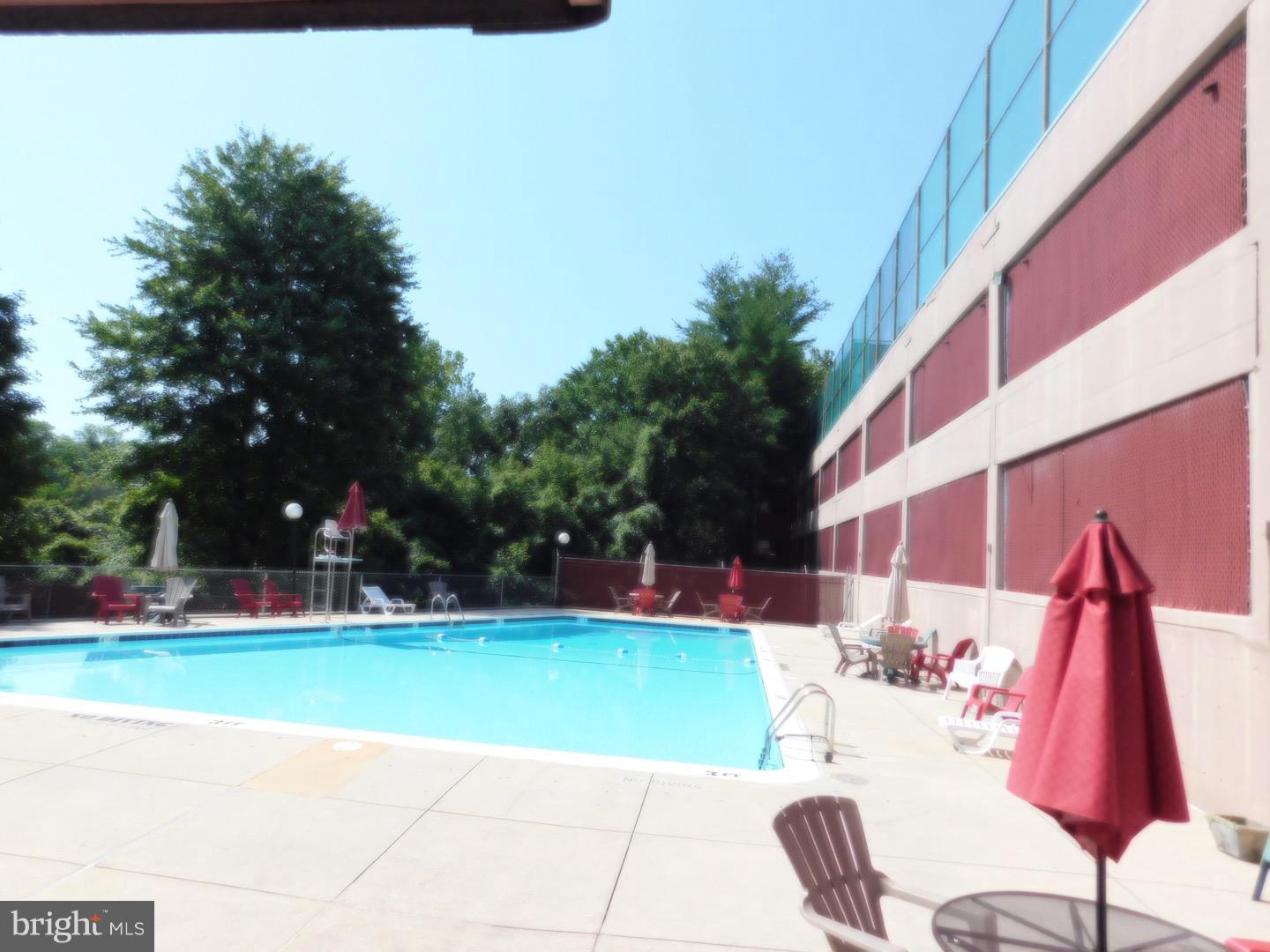 RACQUET CLUB - Residential
