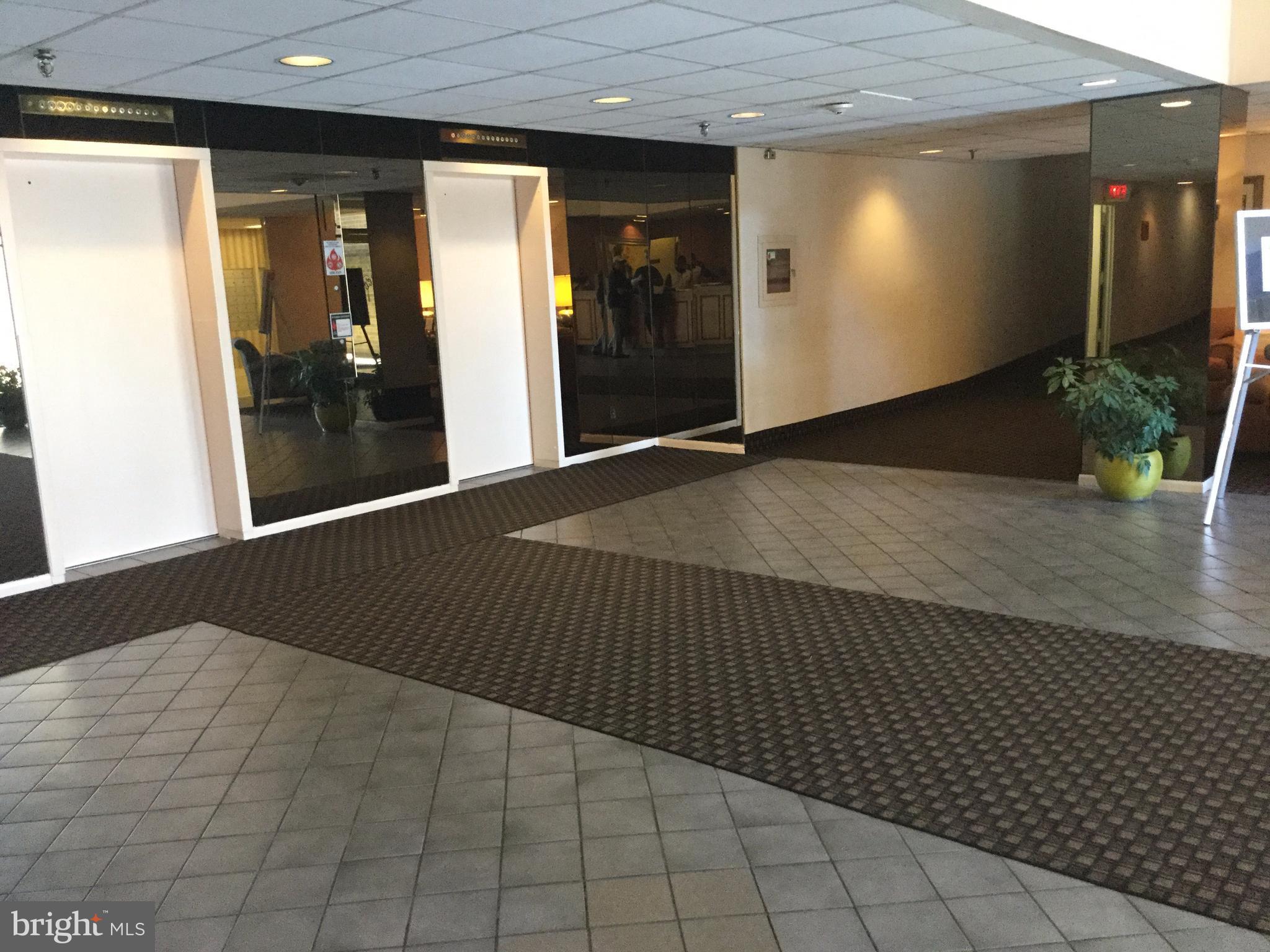 RACQUET CLUB - Residential