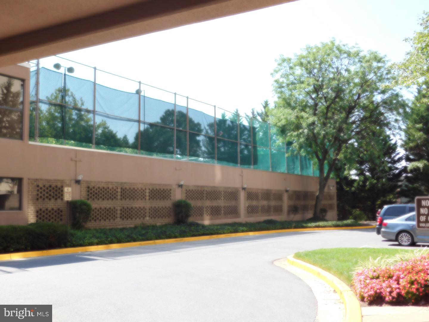 RACQUET CLUB - Residential