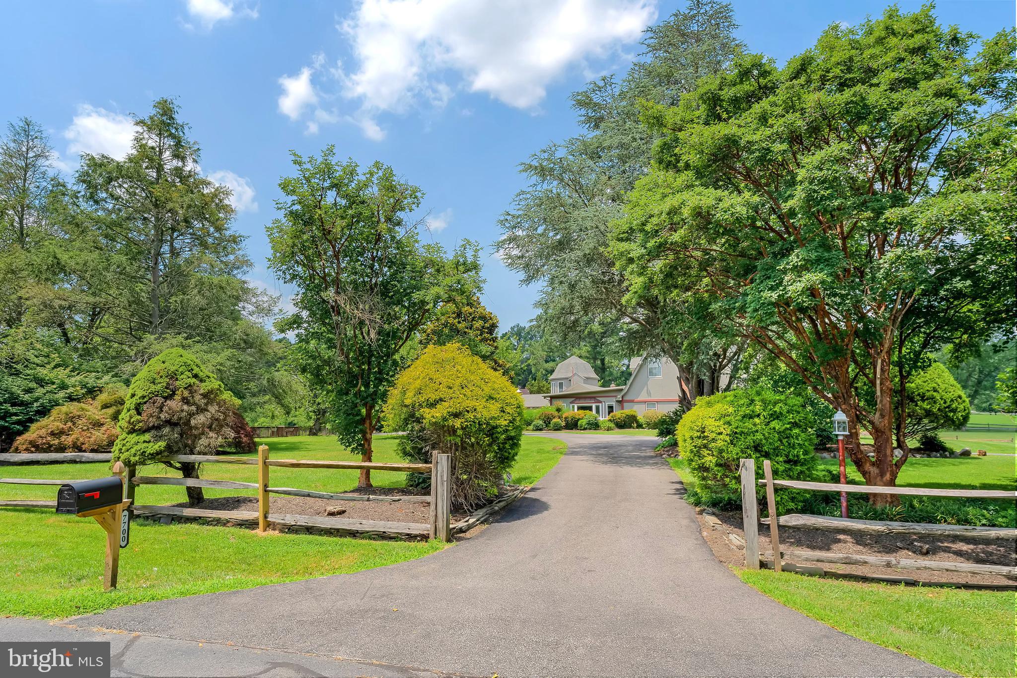 ENGLISH HILLS - Residential