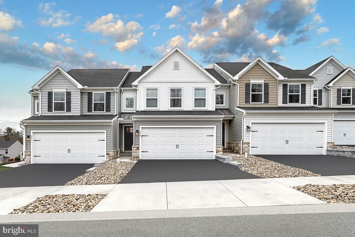 THE TOWNES AT HAMPDEN - Residential