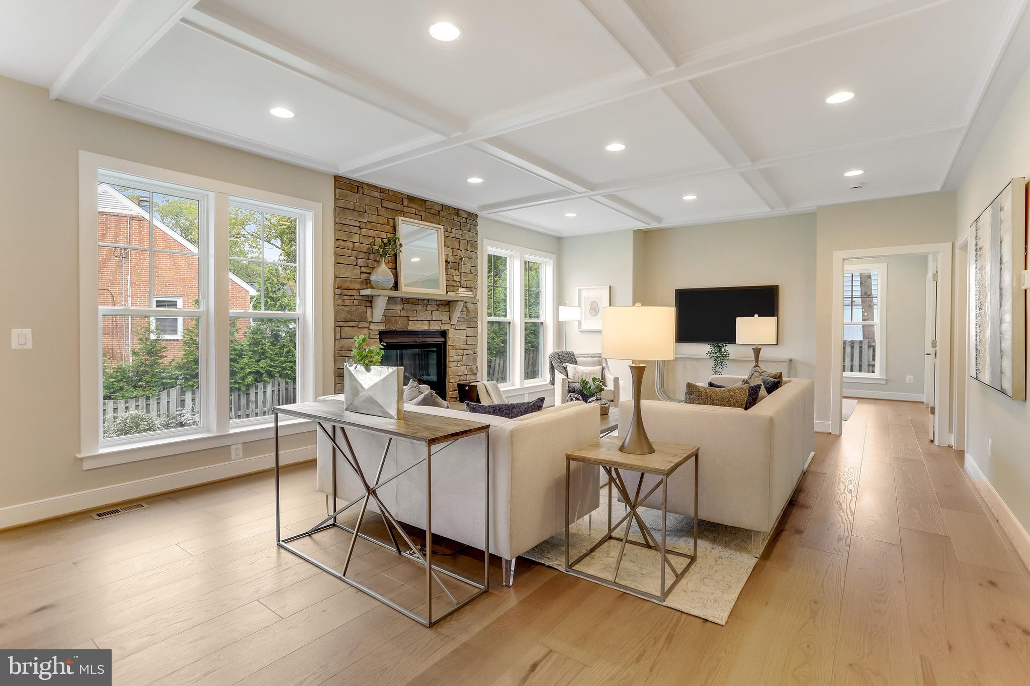 STONEWALL MANOR - Residential