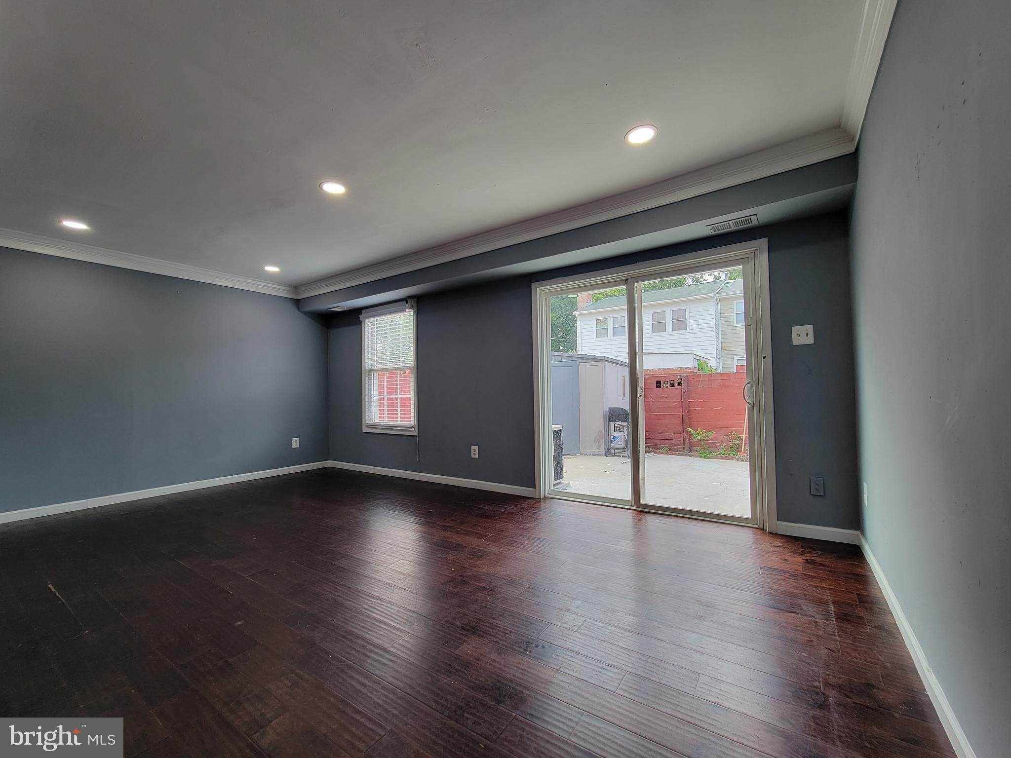 WILLOWBROOK - Residential