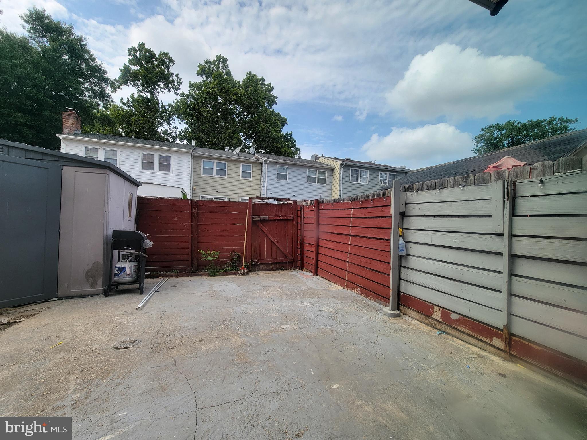 WILLOWBROOK - Residential