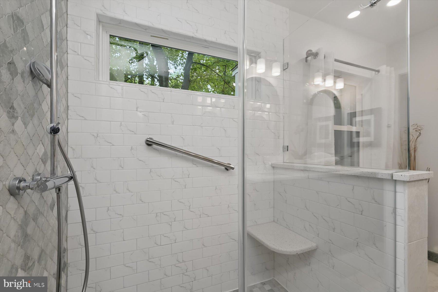 CARDEROCK SPRINGS - Residential