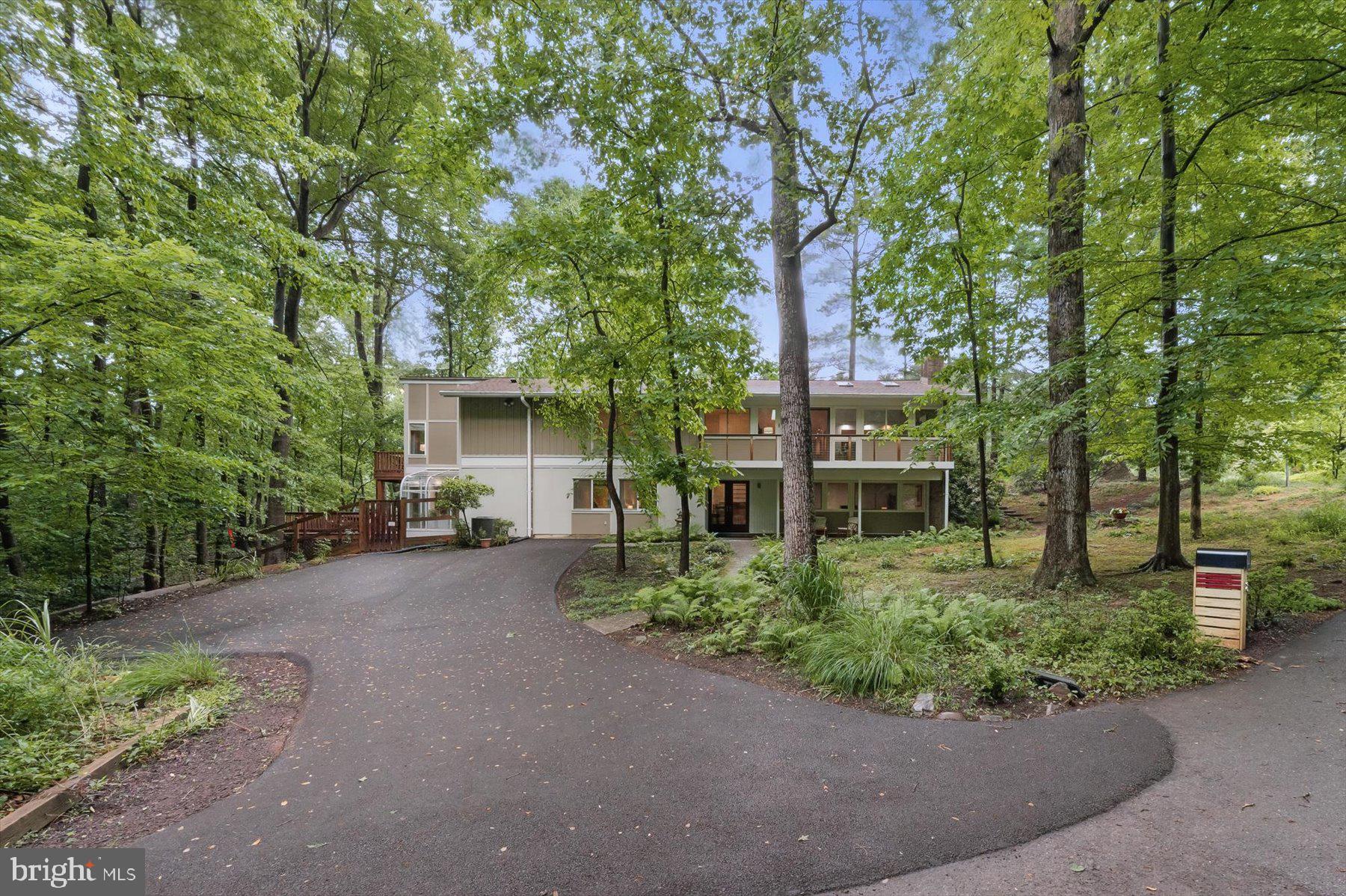 CARDEROCK SPRINGS - Residential