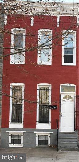 Great for a homeowner or investor... This 2 -3 bedroom townhome is move-in ready. Newly renovated with fresh paint ,hardwood floors , Central AC and a fenced yard. Low taxes-VERY AFFORDABLE! Best of all, this property qualifies for a special 5.75% mortgage program—a rare financing opportunity that makes this high-quality home even more affordable. Ask Listing Agent for details. Don’t miss the opportunity to make this charming townhouse your own!