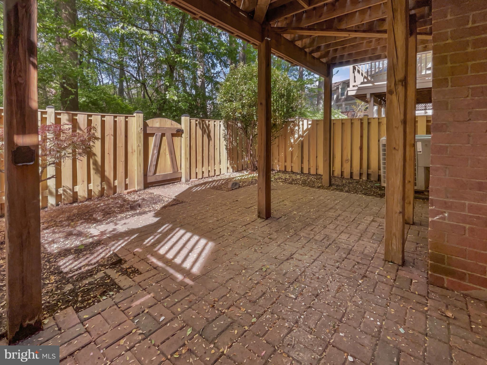 COUNTRY CREEK - Residential