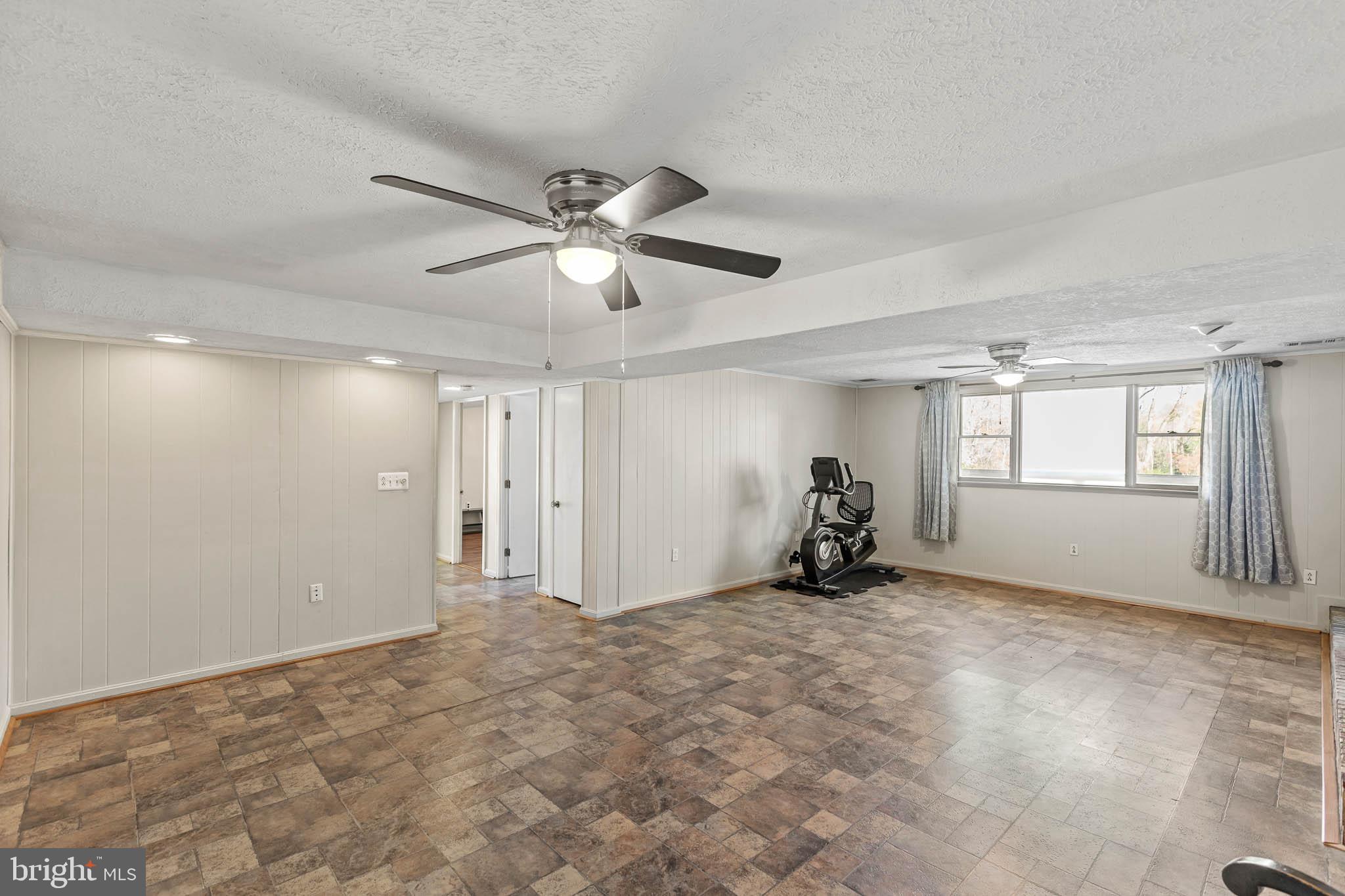 INDIAN CREEK - Residential