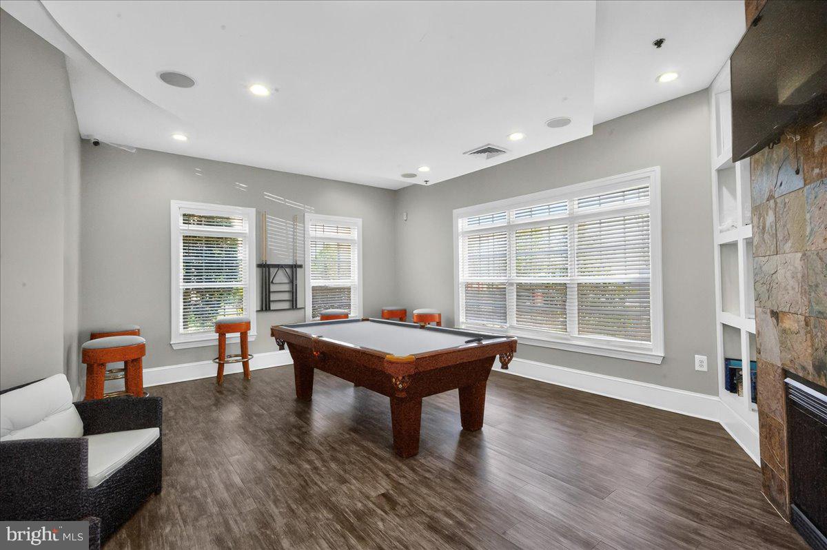 WESTCHESTER AT STRATFORD - Residential