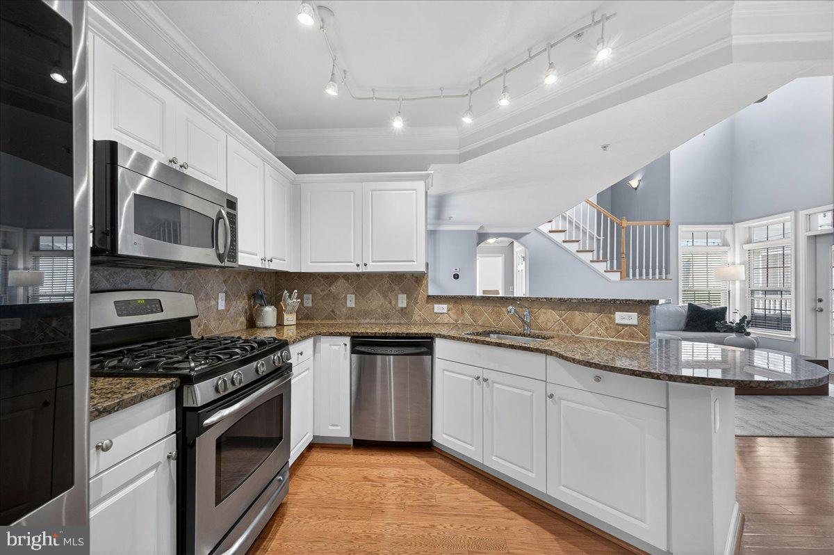 WESTCHESTER AT STRATFORD - Residential
