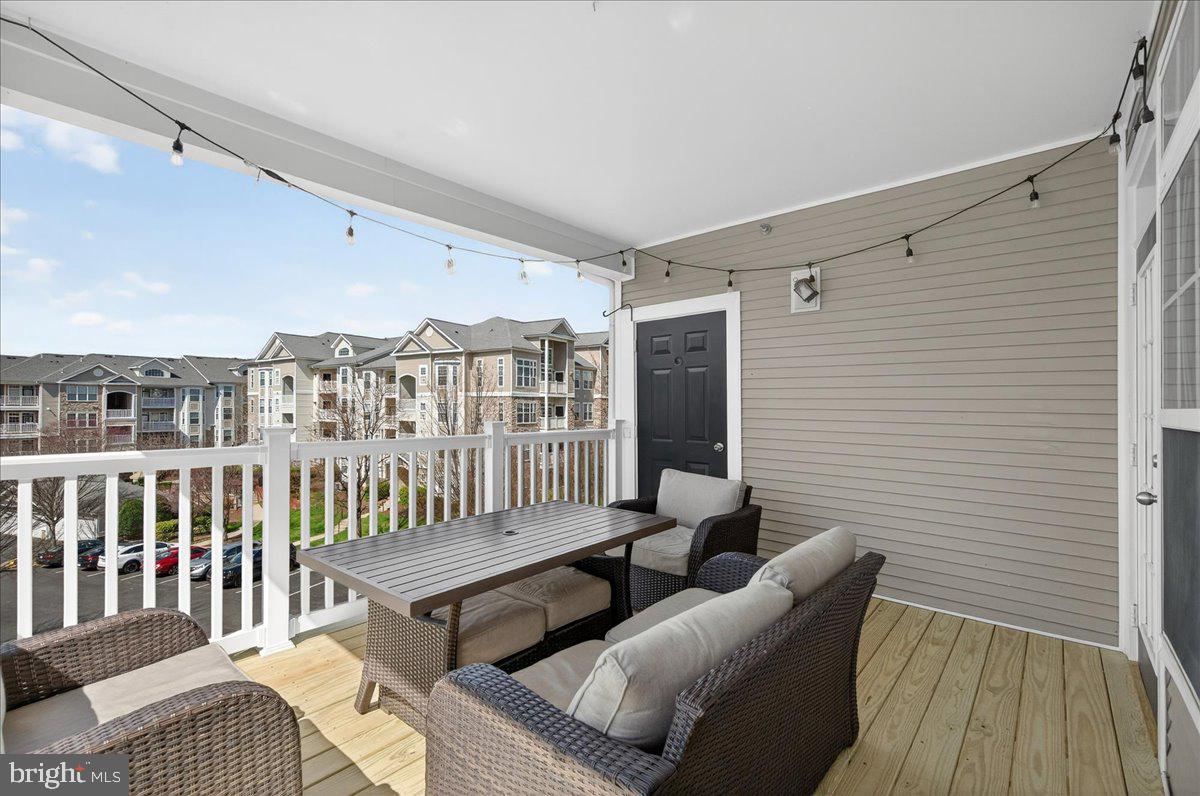 WESTCHESTER AT STRATFORD - Residential