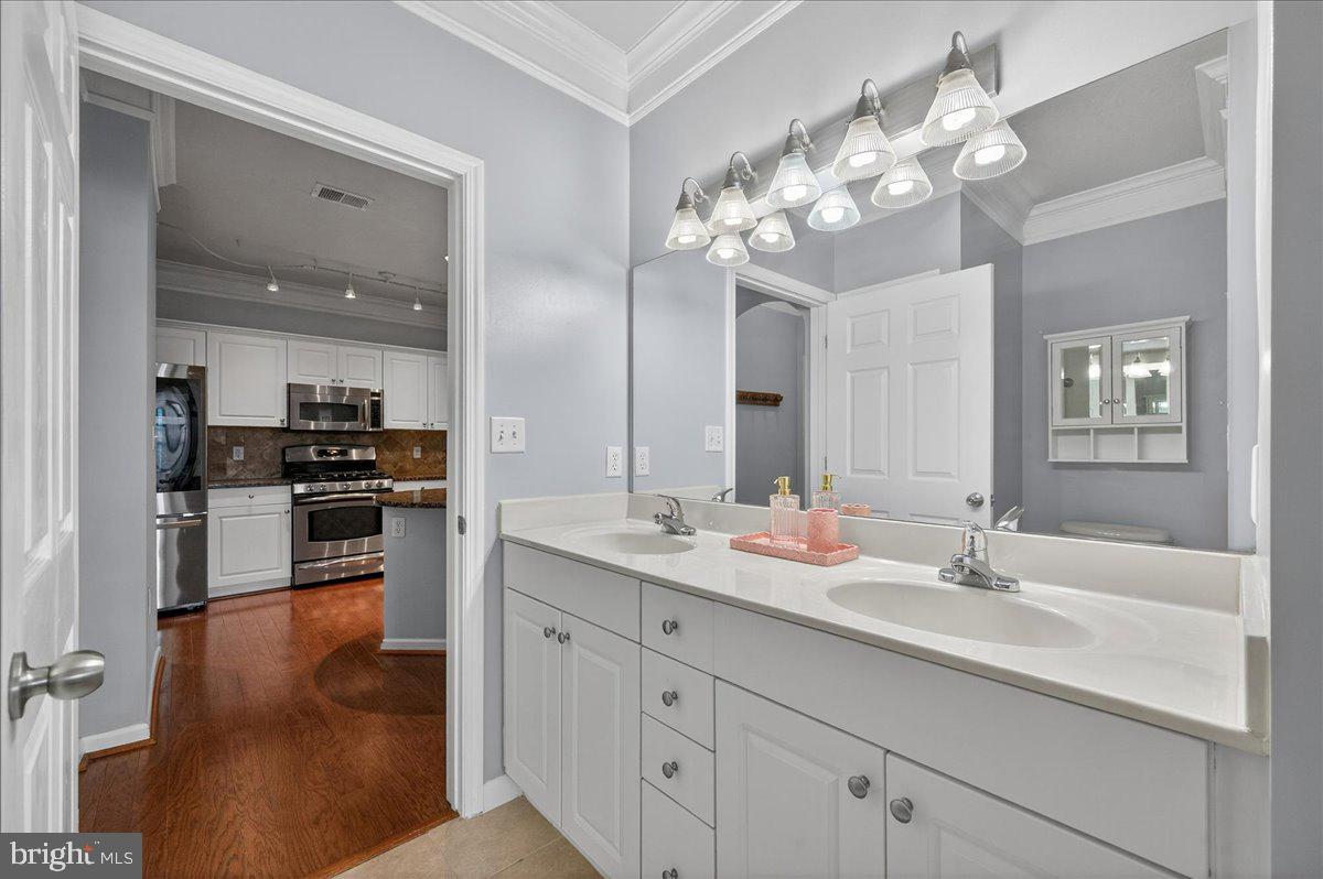 WESTCHESTER AT STRATFORD - Residential